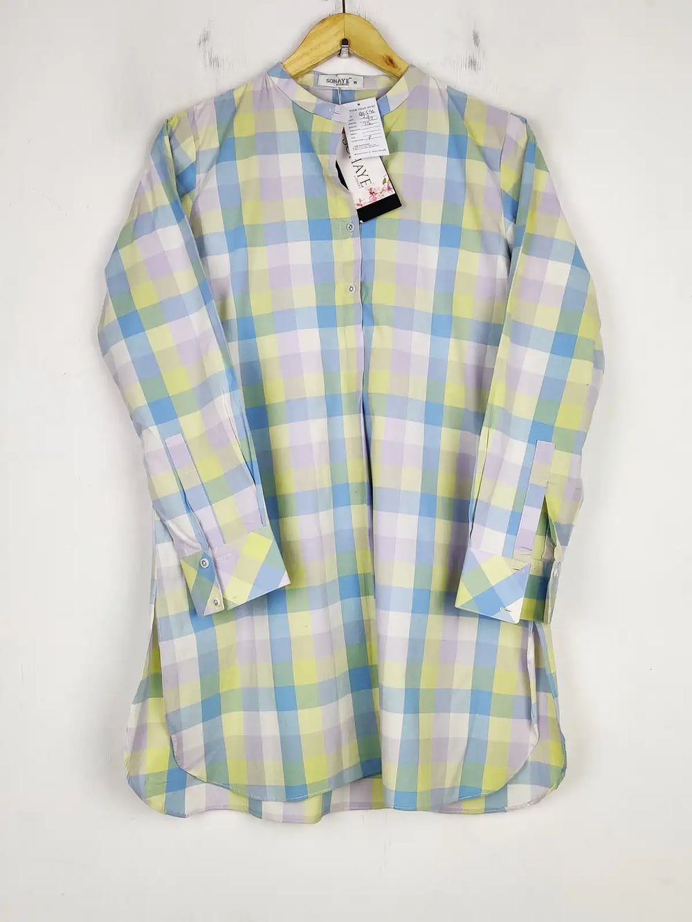 Buy online pre-used pre-loved 100% authentic & Original branded Sohaye (BK-5146) available in Pakistan. Top international brands avilable.