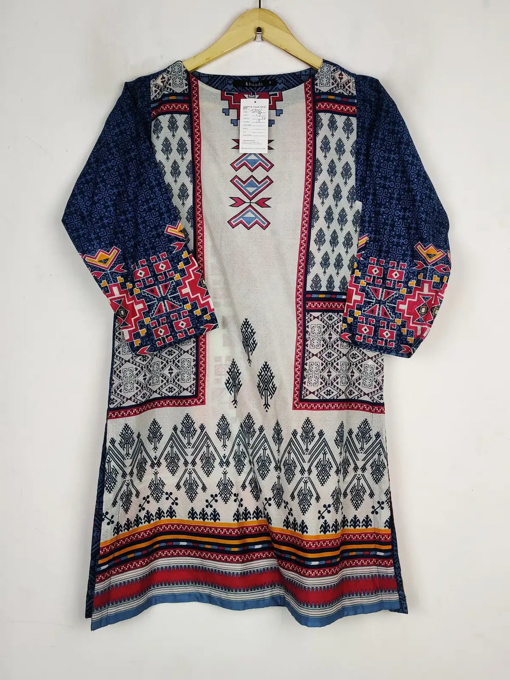 Buy online pre-used pre-loved 100% authentic & Original branded Khaadi (BK-5208) available in Pakistan. Top international brands avilable.