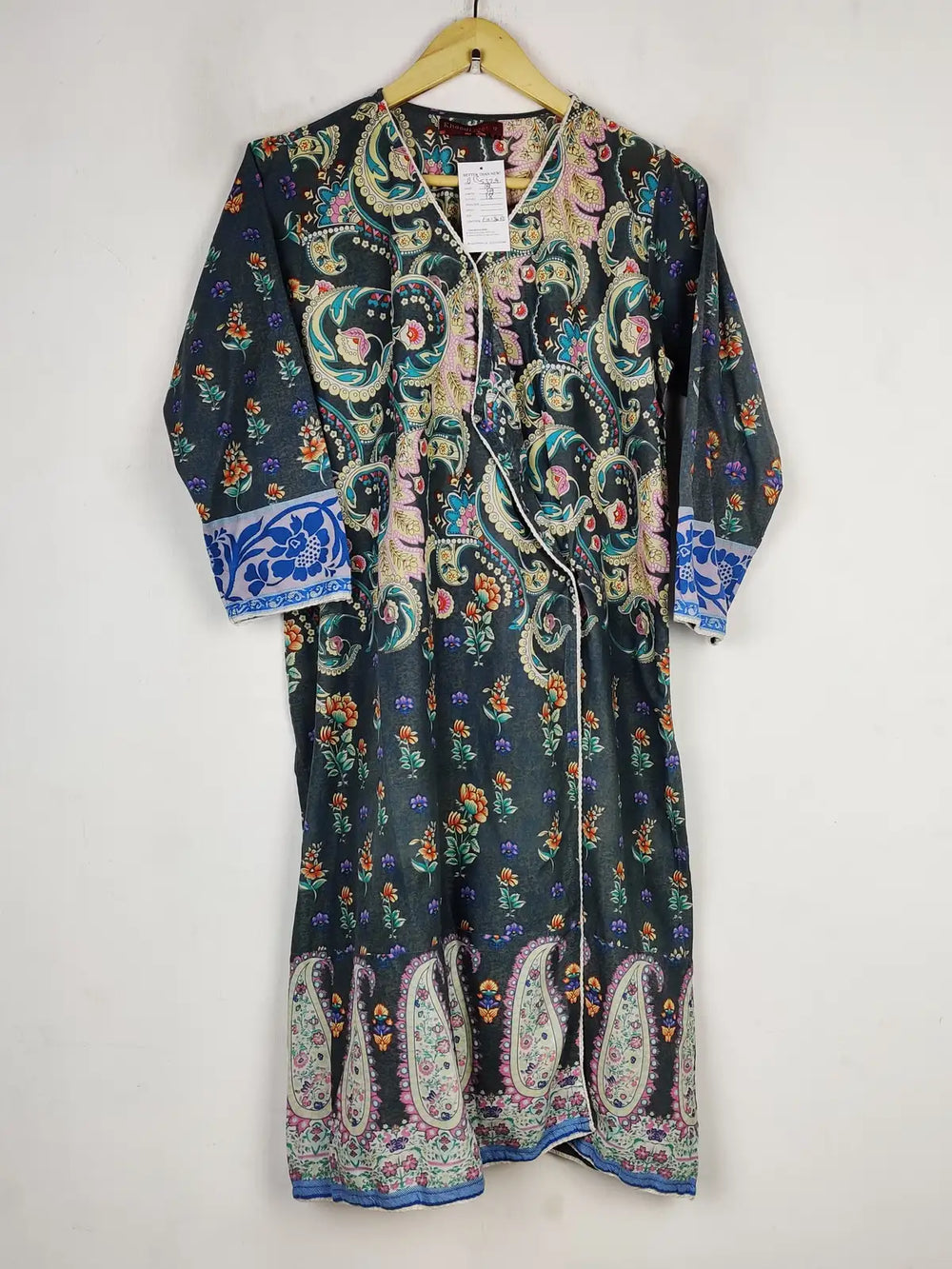 Buy online pre-used pre-loved 100% authentic & Original branded Khaadi (BK-5329) available in Pakistan. Top international brands avilable.