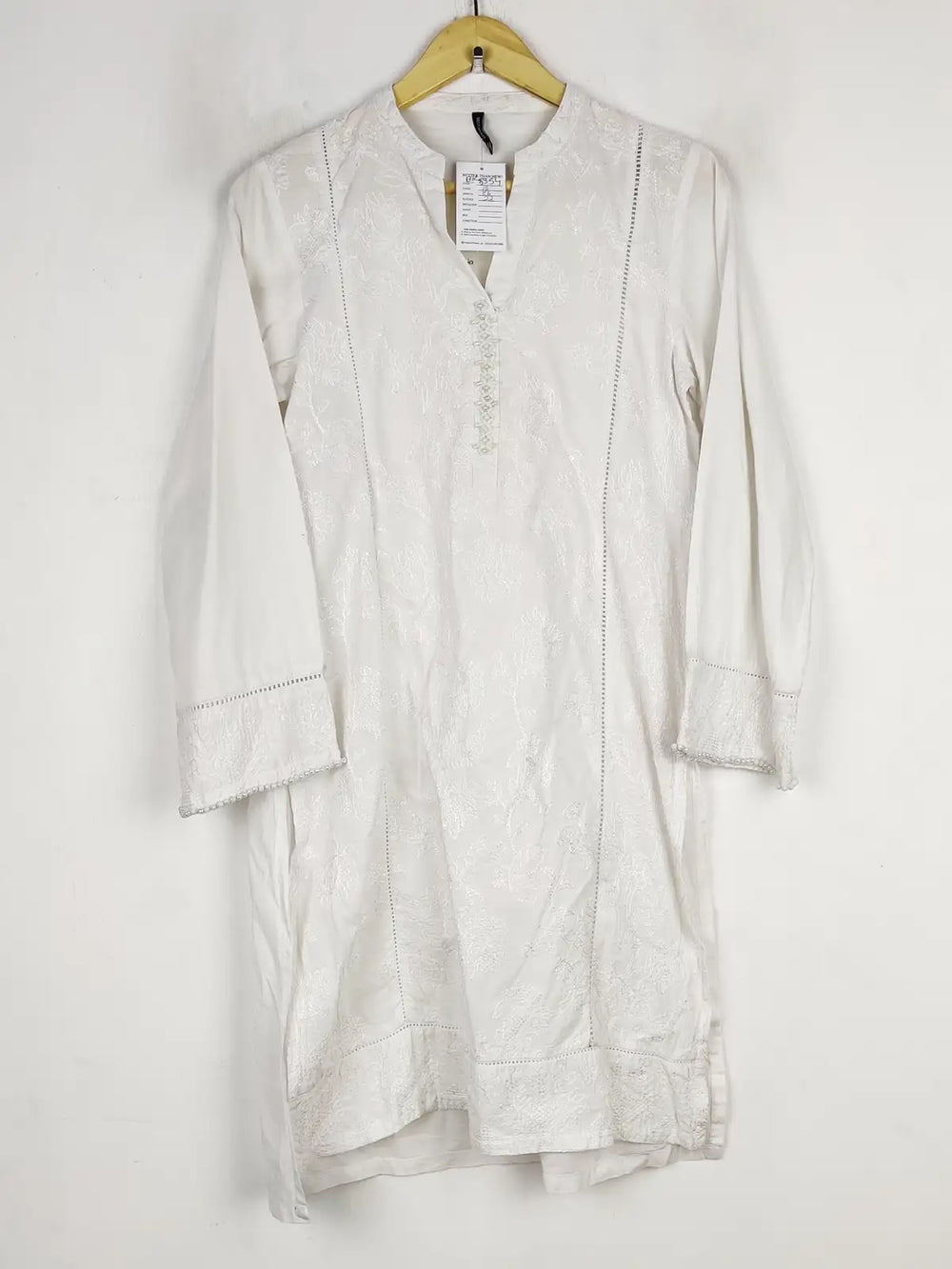 Buy online pre-used pre-loved 100% authentic & Original branded Beechtree (BK-5354) available in Pakistan. Top international brands avilable.