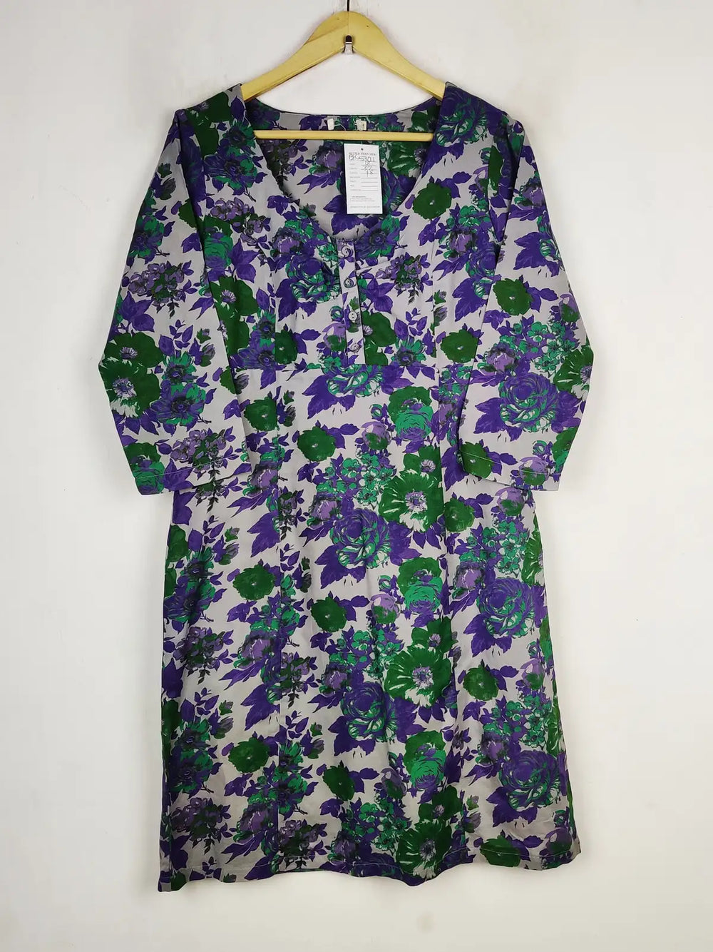 Buy online pre-used pre-loved 100% authentic & Original branded Unknown Brand (BK-5371) available in Pakistan. Top international brands avilable.