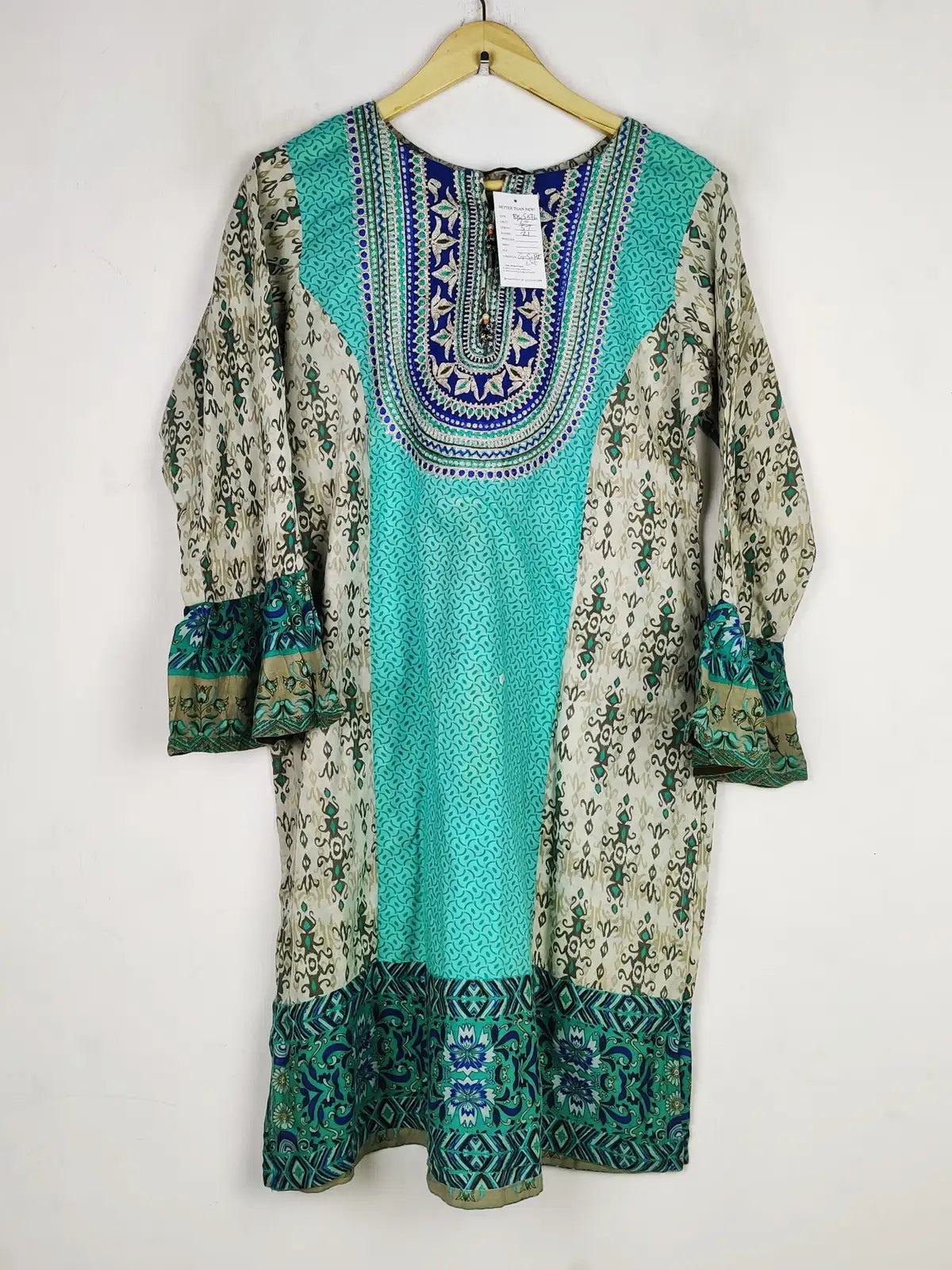 Buy online pre-used pre-loved 100% authentic & Original branded Kashish (BK-5376) available in Pakistan. Top international brands avilable.