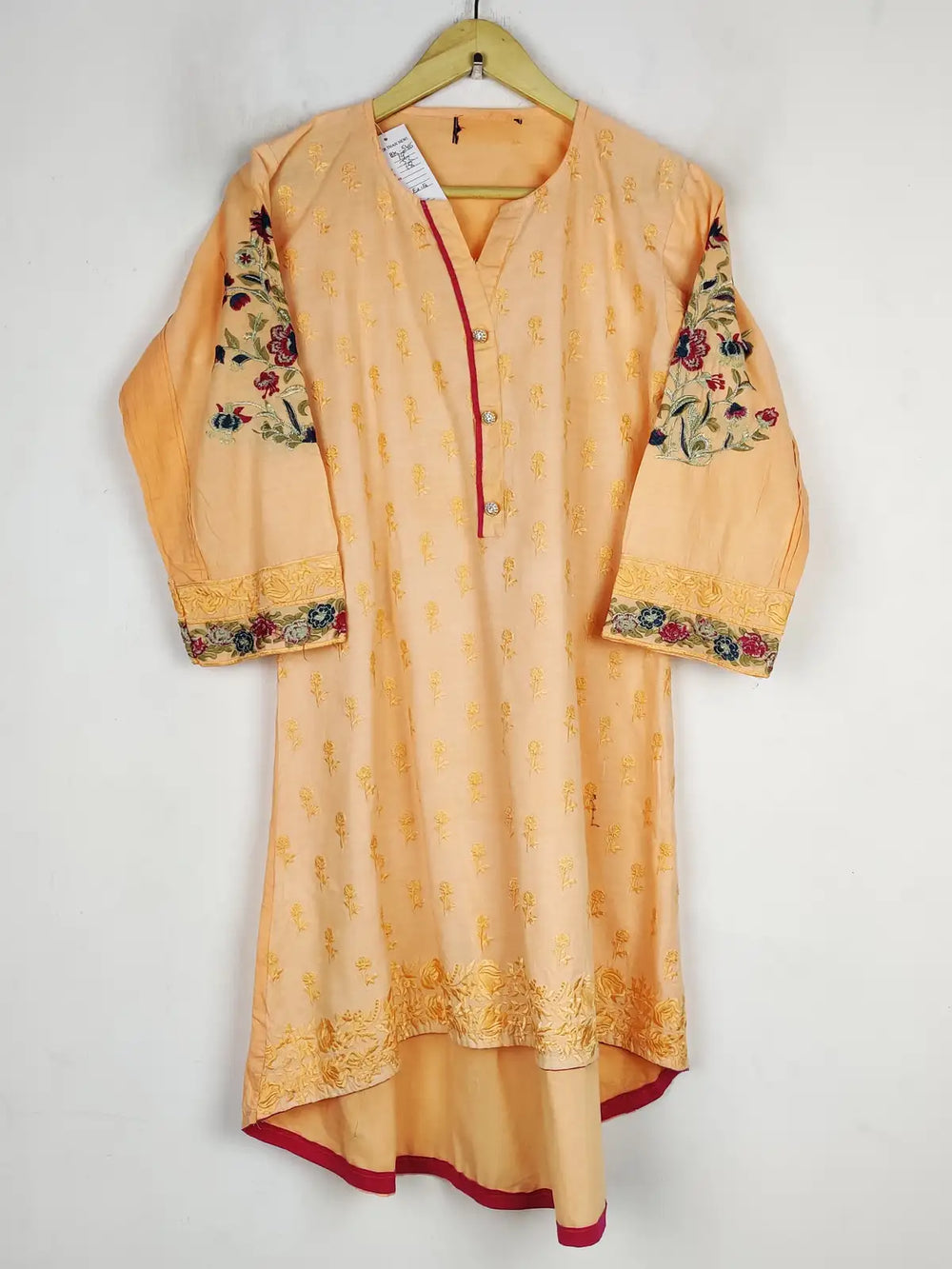 Buy online pre-used pre-loved 100% authentic & Original branded Unknown Brand (BK-5415) available in Pakistan. Top international brands avilable.