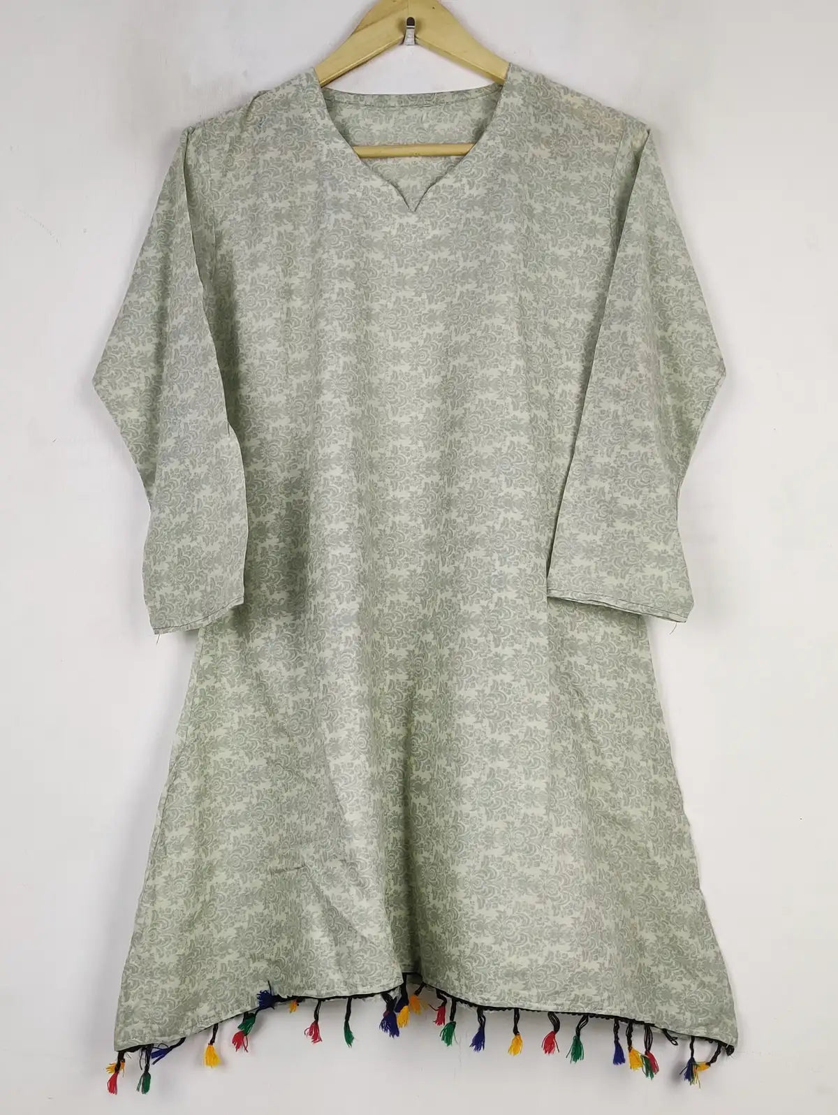 Buy online pre-used pre-loved 100% authentic & Original branded Unknown Brand (BK-5430) available in Pakistan. Top international brands avilable.