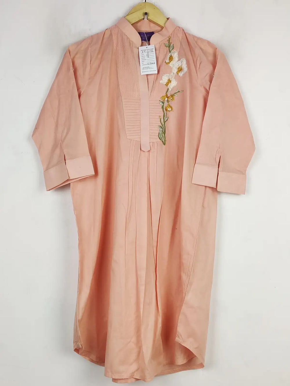 Buy online pre-used pre-loved 100% authentic & Original branded Sana Safinaz (BK-5436) available in Pakistan. Top international brands avilable.