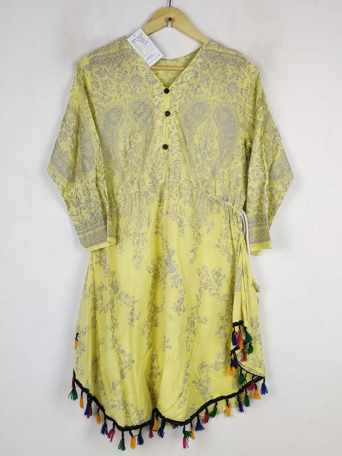 Buy online pre-used pre-loved 100% authentic & Original branded Unknown Brand (BK-5480) available in Pakistan. Top international brands avilable.
