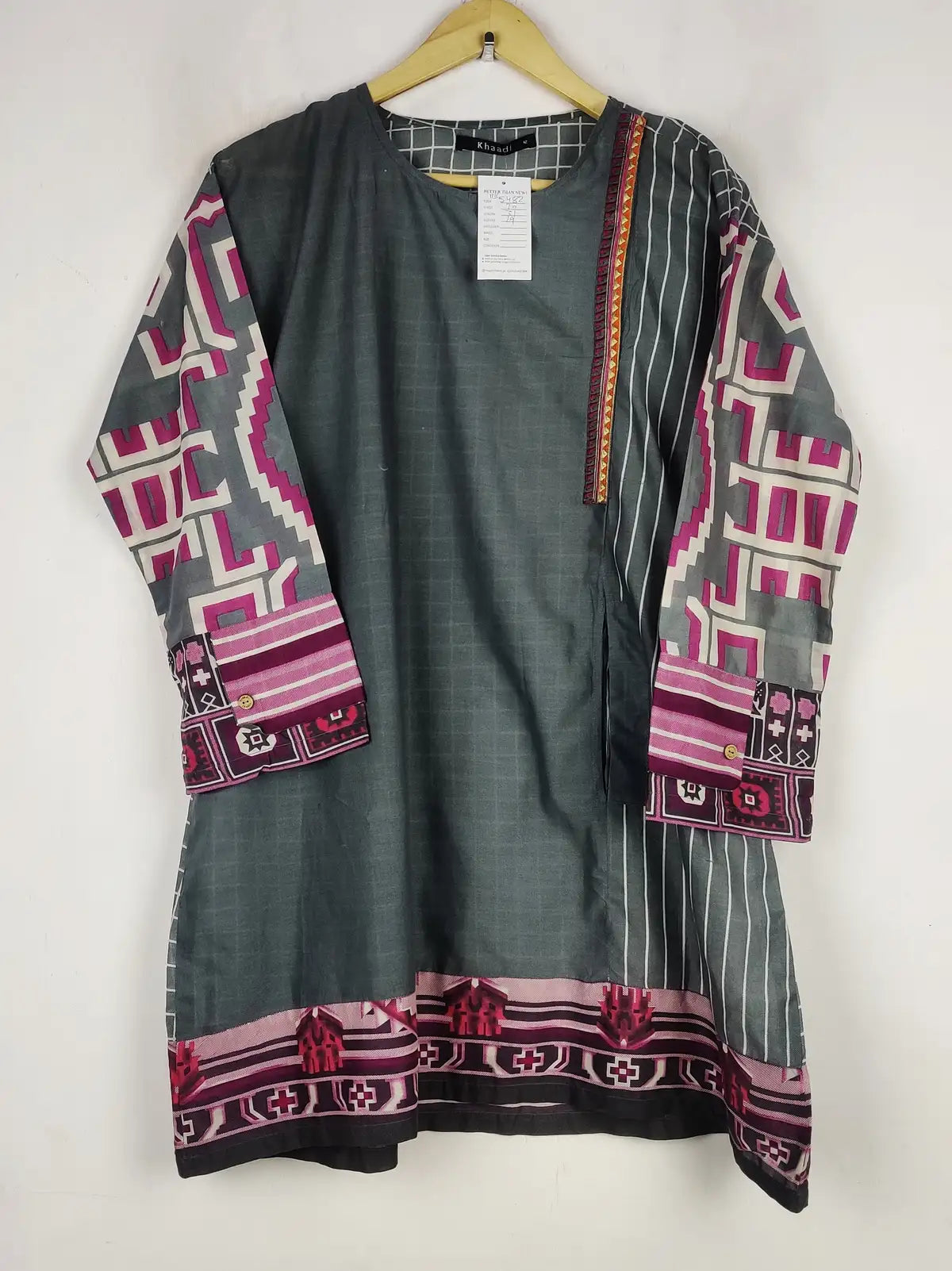 Buy online pre-used pre-loved 100% authentic & Original branded Khaadi (BK-5482) available in Pakistan. Top international brands avilable.