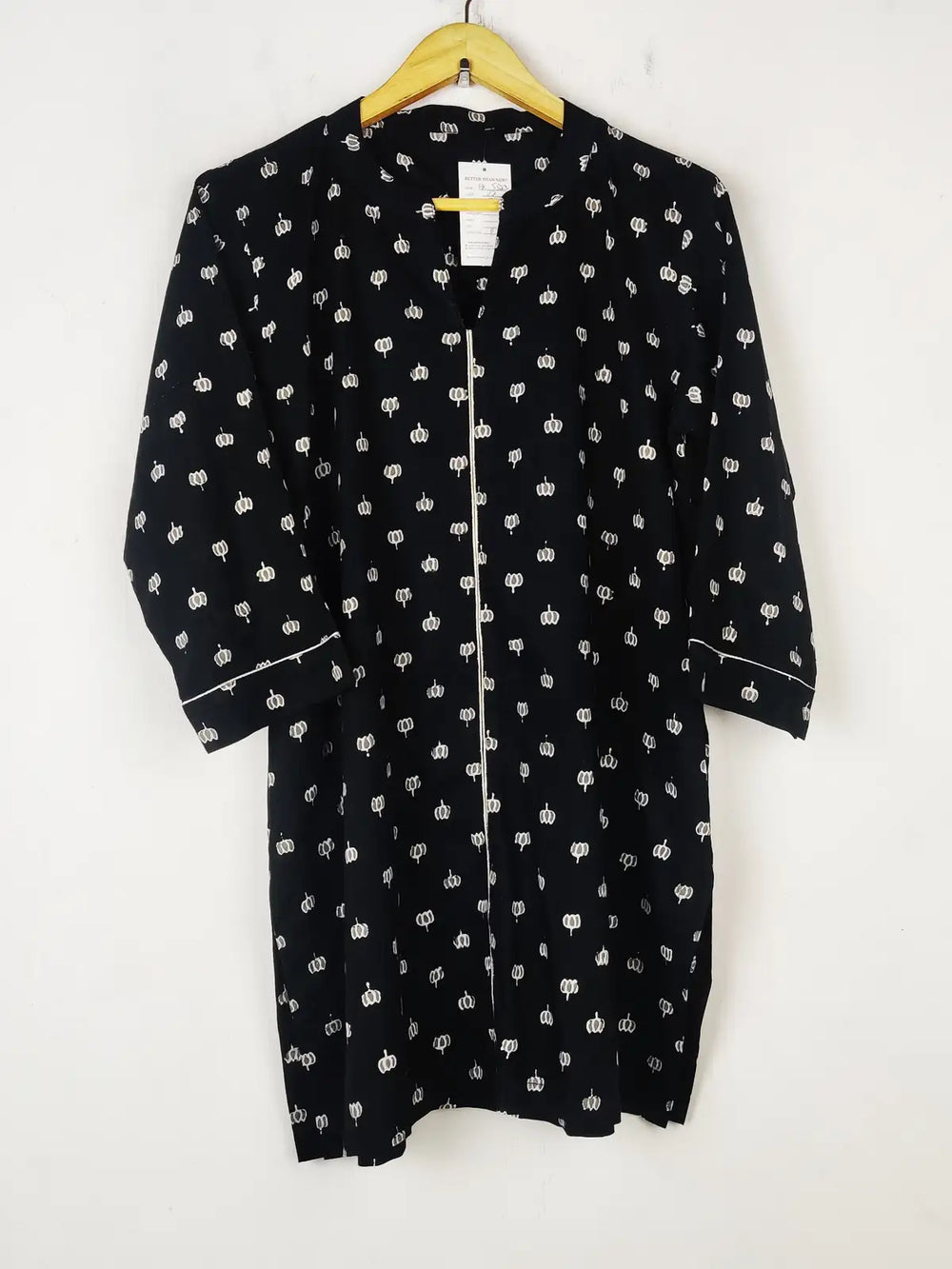 Buy online pre-used pre-loved 100% authentic & Original branded Unknown Brand (BK-5523) available in Pakistan. Top international brands avilable.