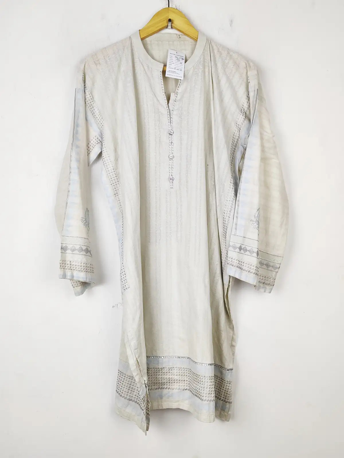 Buy online pre-used pre-loved 100% authentic & Original branded Unknown Brand (BK-5530) available in Pakistan. Top international brands avilable.