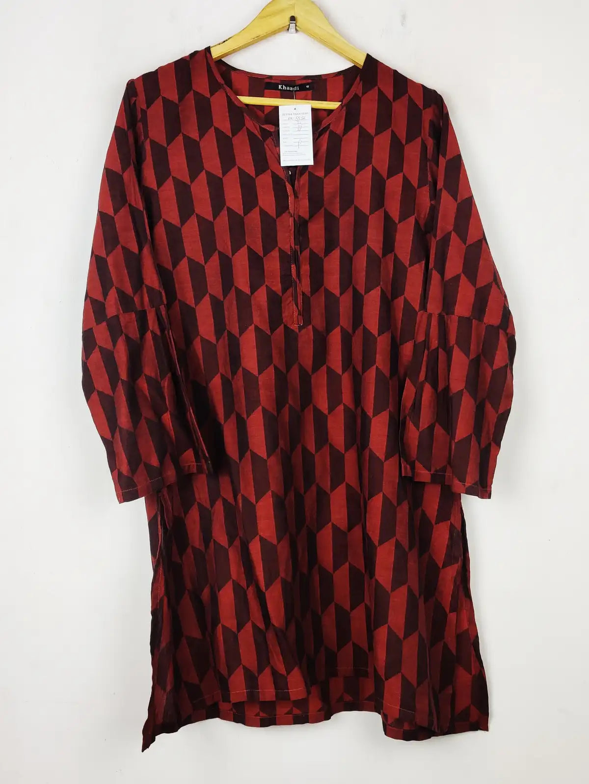 Buy online pre-used pre-loved 100% authentic & Original branded Khaadi (BK-5556) available in Pakistan. Top international brands avilable.