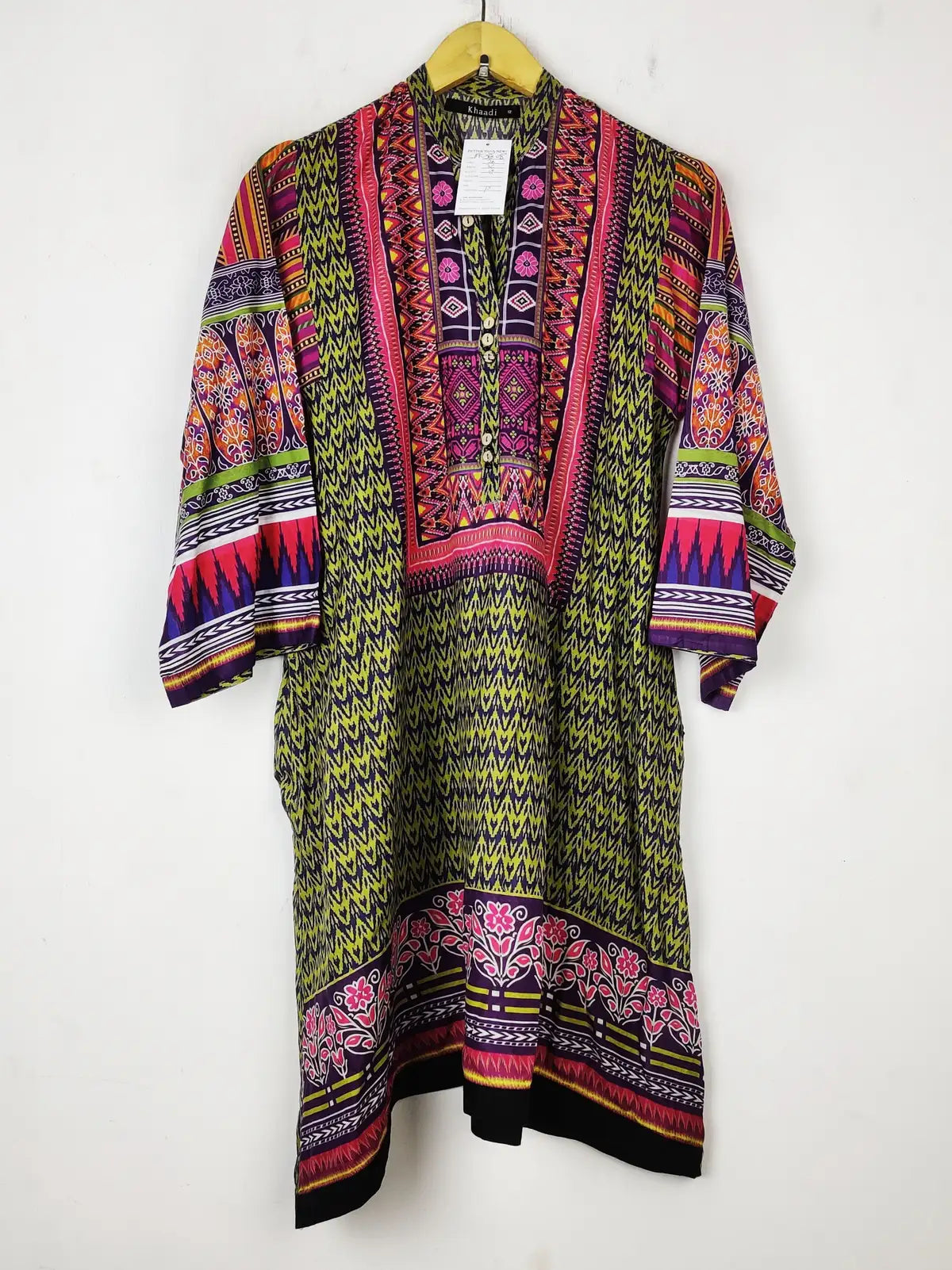 Buy online pre-used pre-loved 100% authentic & Original branded Khaadi (BK-5608) available in Pakistan. Top international brands avilable.