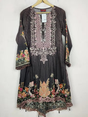 Buy online pre-used pre-loved 100% authentic & Original branded Simrans (BK-5623) available in Pakistan. Top international brands avilable.