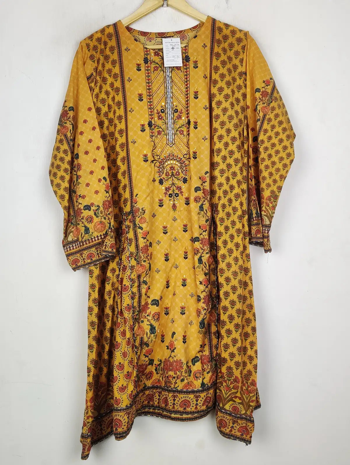 Buy online pre-used pre-loved 100% authentic & Original branded Unknown Brand (BK-5693) available in Pakistan. Top international brands avilable.