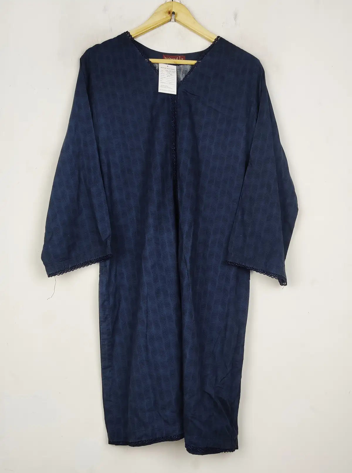 Buy online pre-used pre-loved 100% authentic & Original branded Bin Saeed (BK-5707) available in Pakistan. Top international brands avilable.