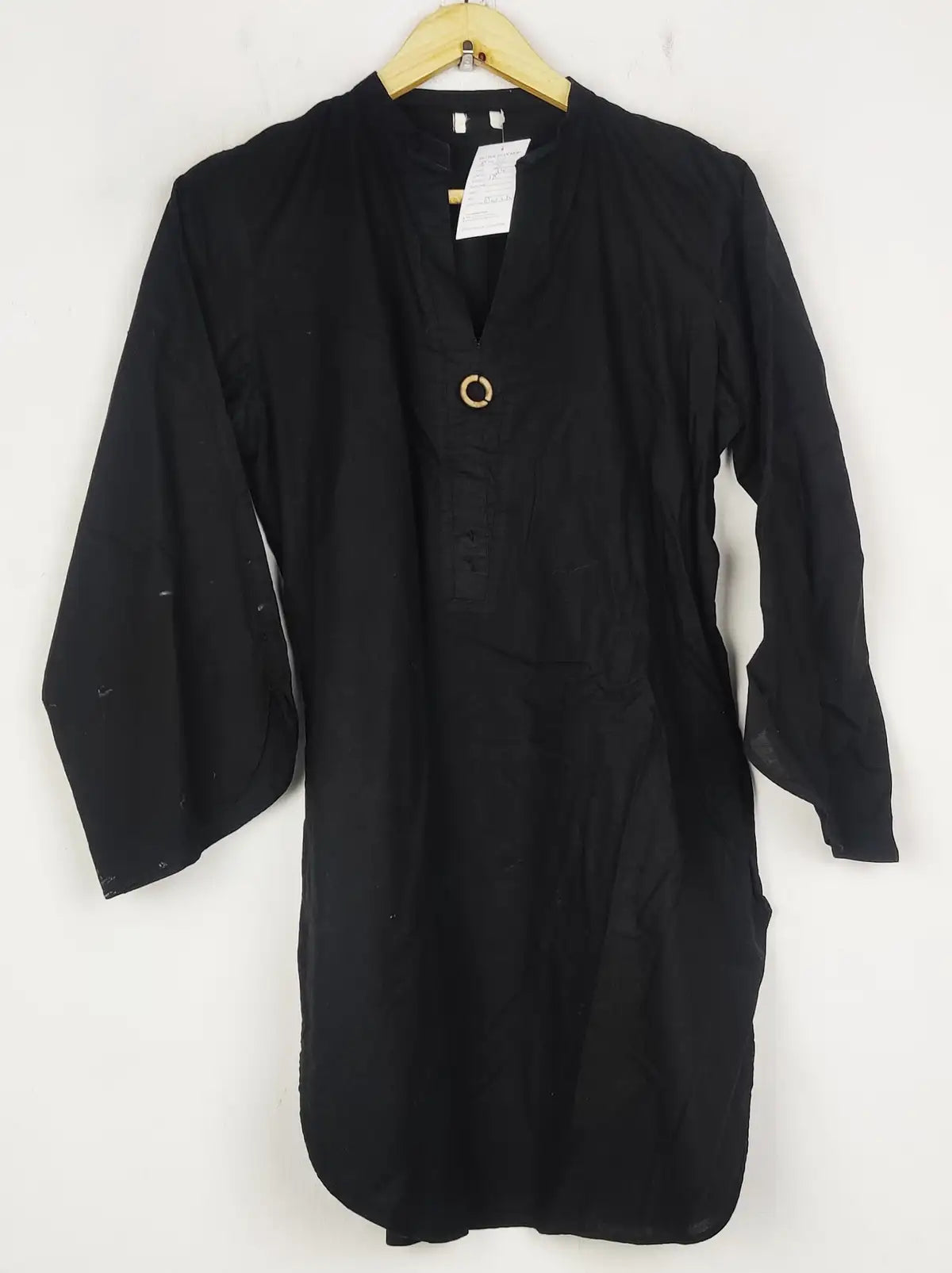 Buy online pre-used pre-loved 100% authentic & Original branded Unknown Brand (BK-5716) available in Pakistan. Top international brands avilable.