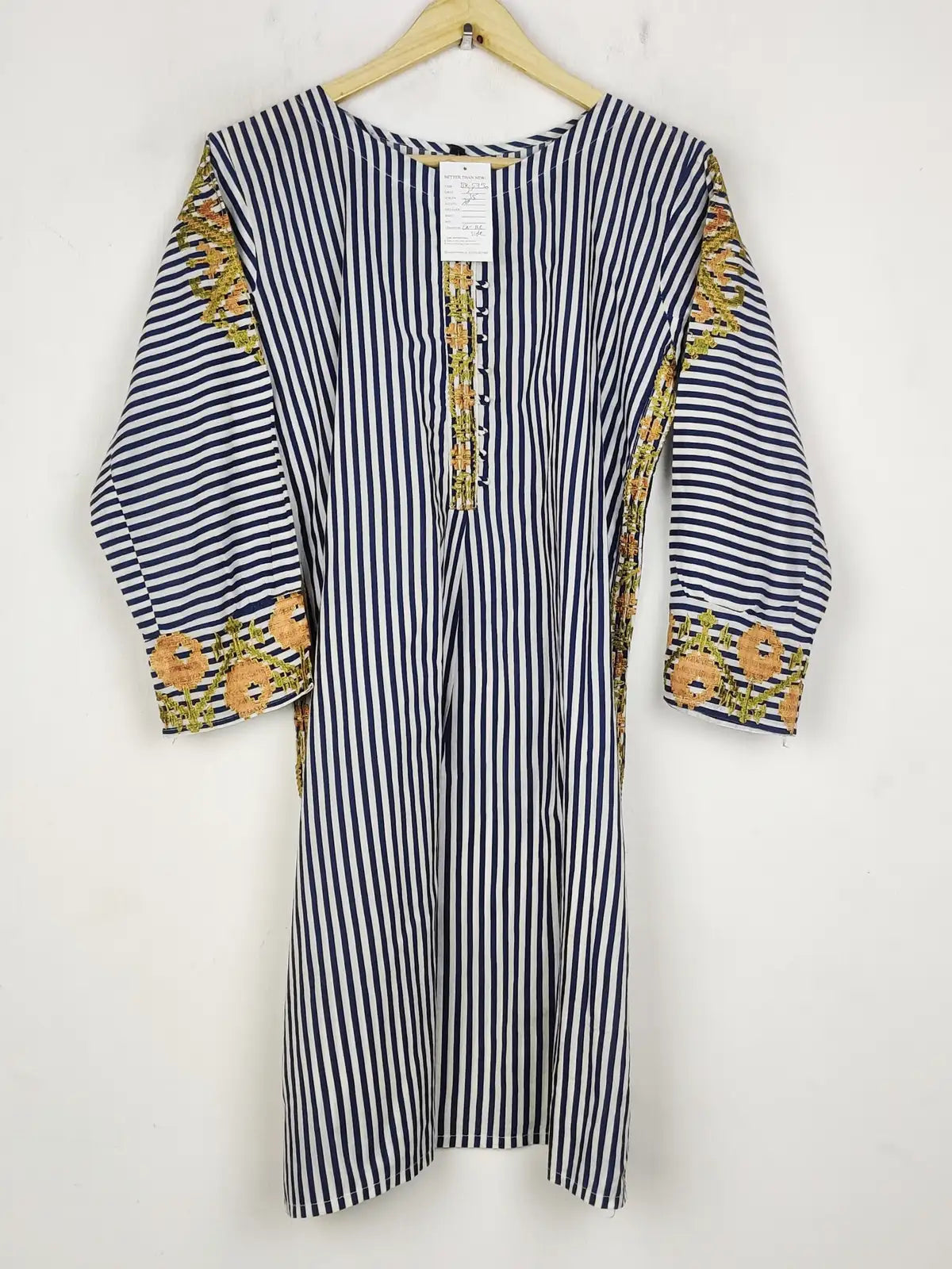 Buy online pre-used pre-loved 100% authentic & Original branded Unknown Brand (BK-5750) available in Pakistan. Top international brands avilable.