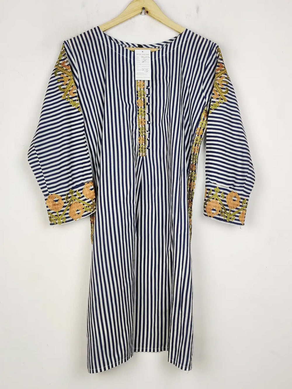Buy online pre-used pre-loved 100% authentic & Original branded Unknown Brand (BK-5750) available in Pakistan. Top international brands avilable.