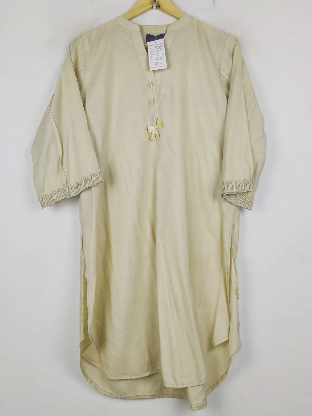 Buy online pre-used pre-loved 100% authentic & Original branded Sana Safinaz (BK-5756) available in Pakistan. Top international brands avilable.