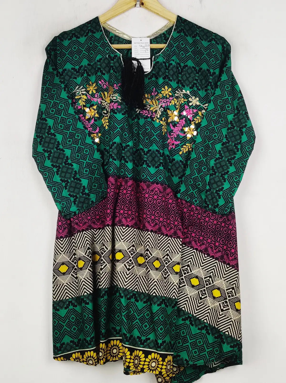 Buy online pre-used pre-loved 100% authentic & Original branded Unknown Brand (BK-5793) available in Pakistan. Top international brands avilable.
