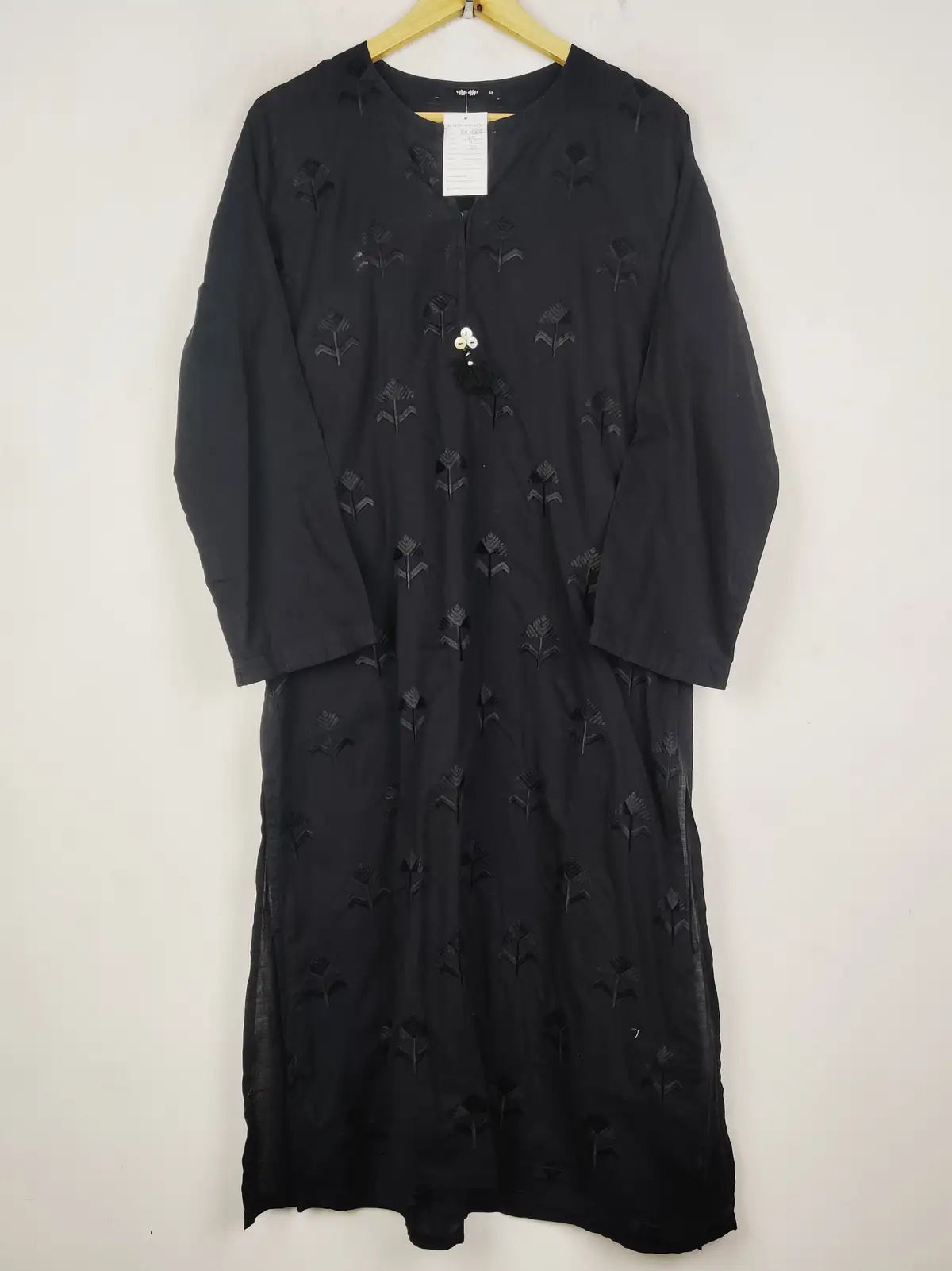 Buy online pre-used pre-loved 100% authentic & Original branded Khaadi (BK-5813) available in Pakistan. Top international brands avilable.