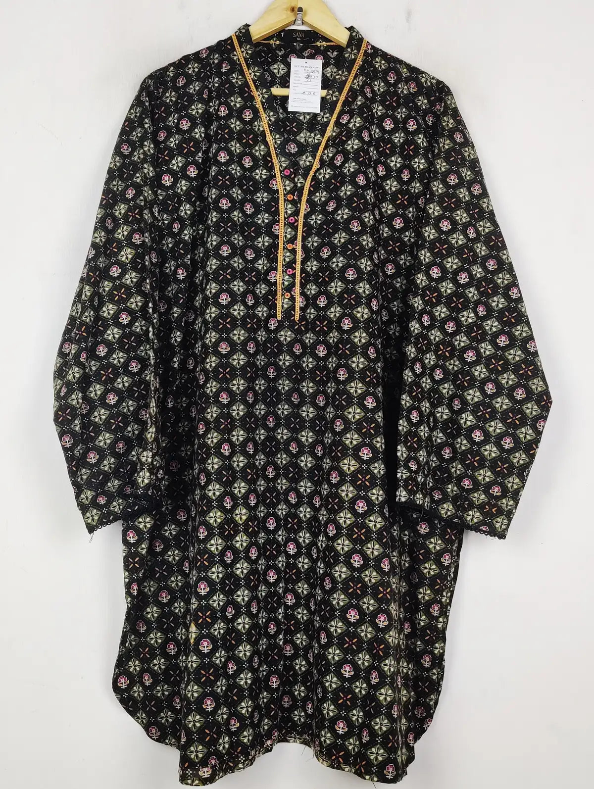 Buy online pre-used pre-loved 100% authentic & Original branded Saya (BK-5814) available in Pakistan. Top international brands avilable.