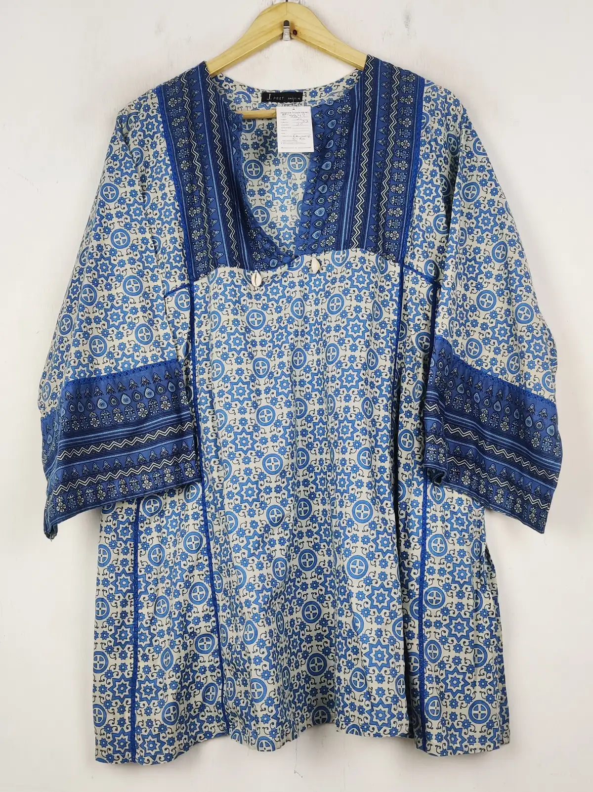 Buy online pre-used pre-loved 100% authentic & Original branded J. Pret (BK-5842) available in Pakistan. Top international brands avilable.