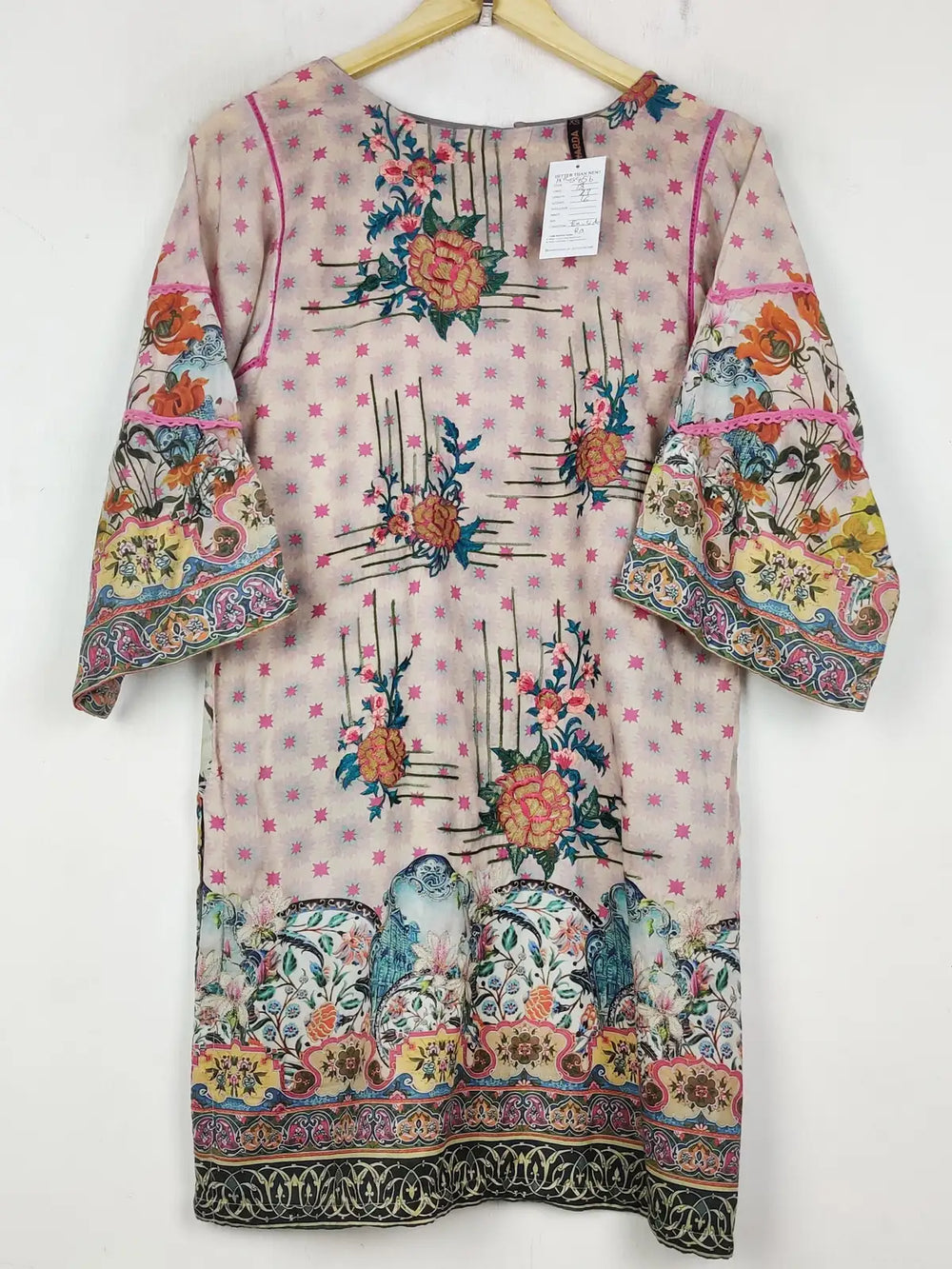 Buy online pre-used pre-loved 100% authentic & Original branded Warda (BK-5856) available in Pakistan. Top international brands avilable.