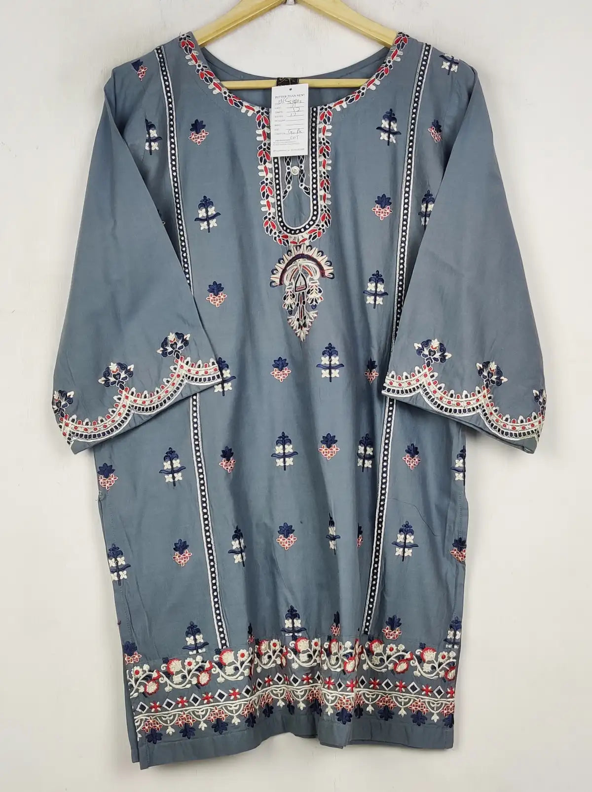 Buy online pre-used pre-loved 100% authentic & Original branded Abera Collection (BK-5884) available in Pakistan. Top international brands avilable.