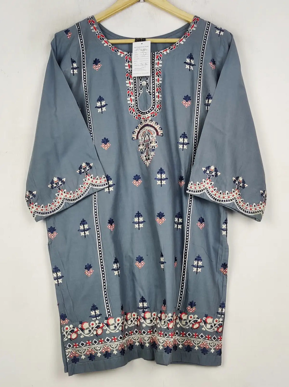 Buy online pre-used pre-loved 100% authentic & Original branded Abera Collection (BK-5884) available in Pakistan. Top international brands avilable.