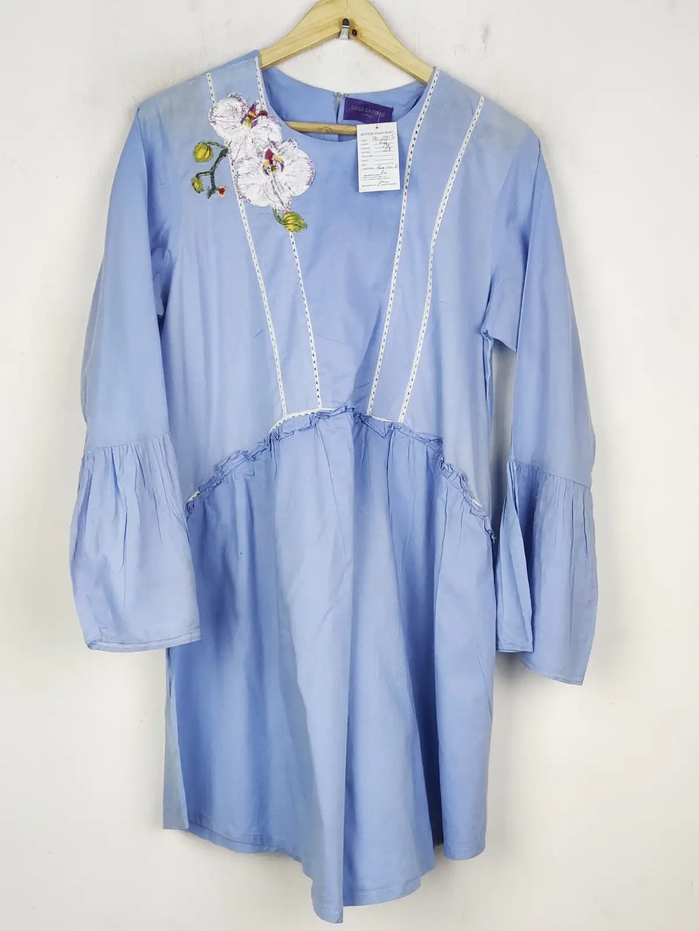 Buy online pre-used pre-loved 100% authentic & Original branded Sana Safinaz (BK-5915) available in Pakistan. Top international brands avilable.