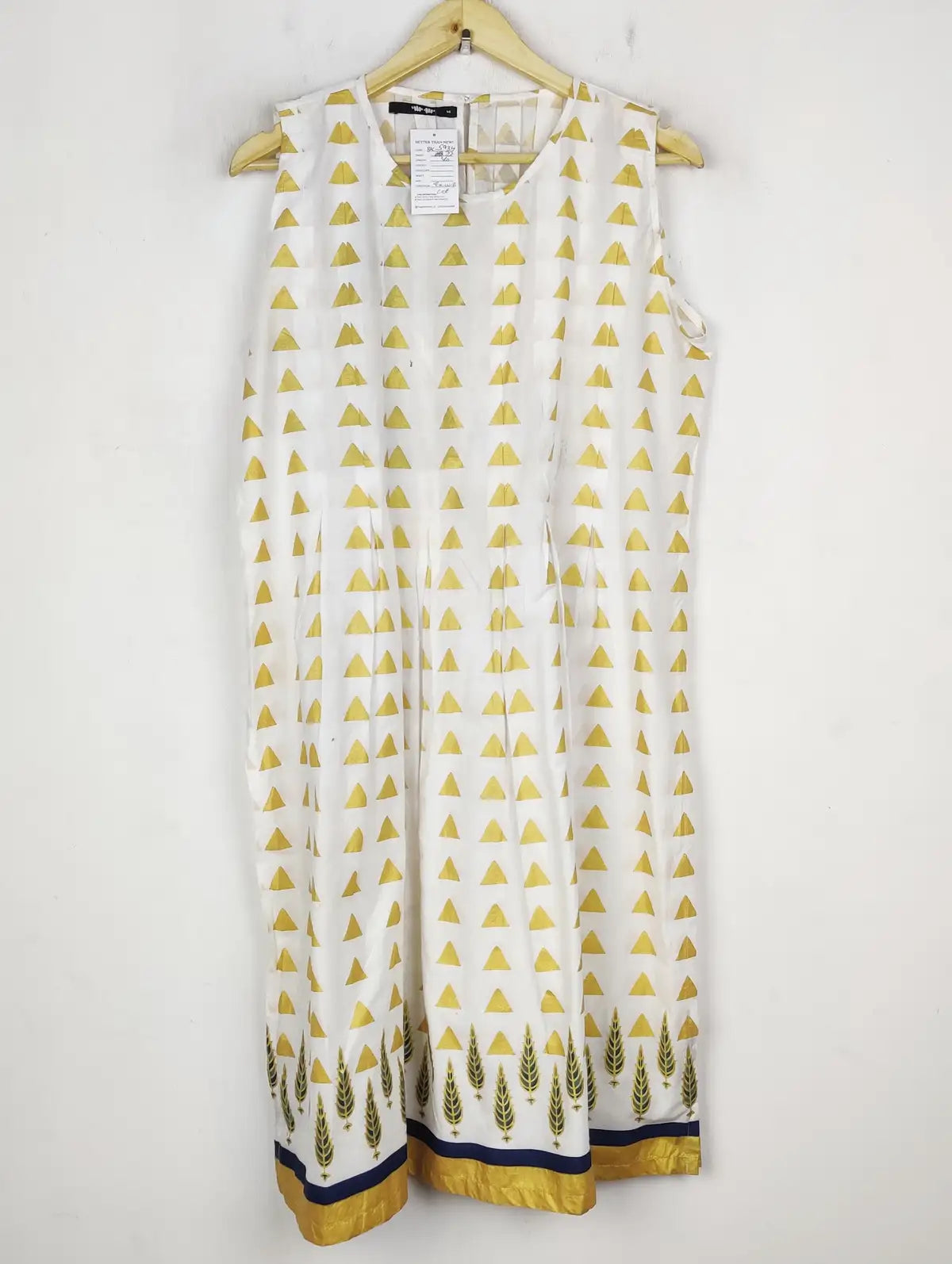 Buy online pre-used pre-loved 100% authentic & Original branded Khaadi (BK-5934) available in Pakistan. Top international brands avilable.