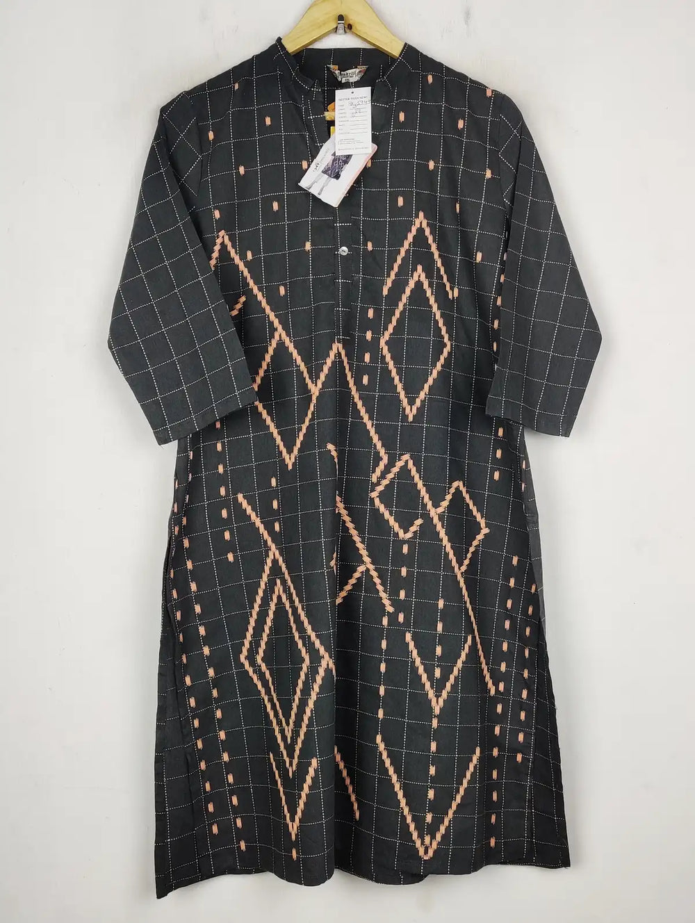 Buy online pre-used pre-loved 100% authentic & Original branded Prakriti (BK-5943) available in Pakistan. Top international brands avilable.