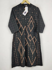 Buy online pre-used pre-loved 100% authentic & Original branded Prakriti (BK-5943) available in Pakistan. Top international brands avilable.