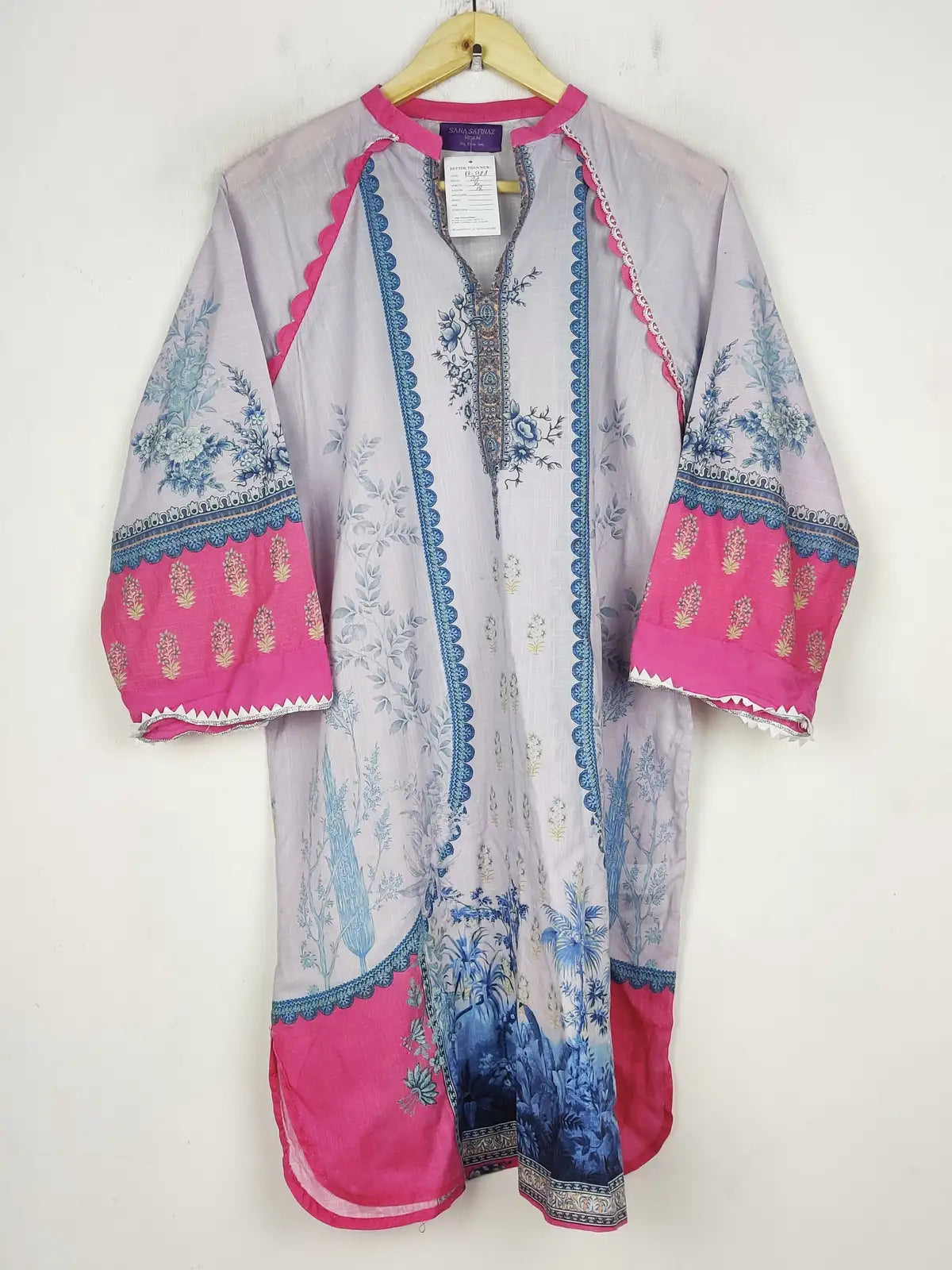Buy online pre-used pre-loved 100% authentic & Original branded Sana Safinaz (BK-5988) available in Pakistan. Top international brands avilable.