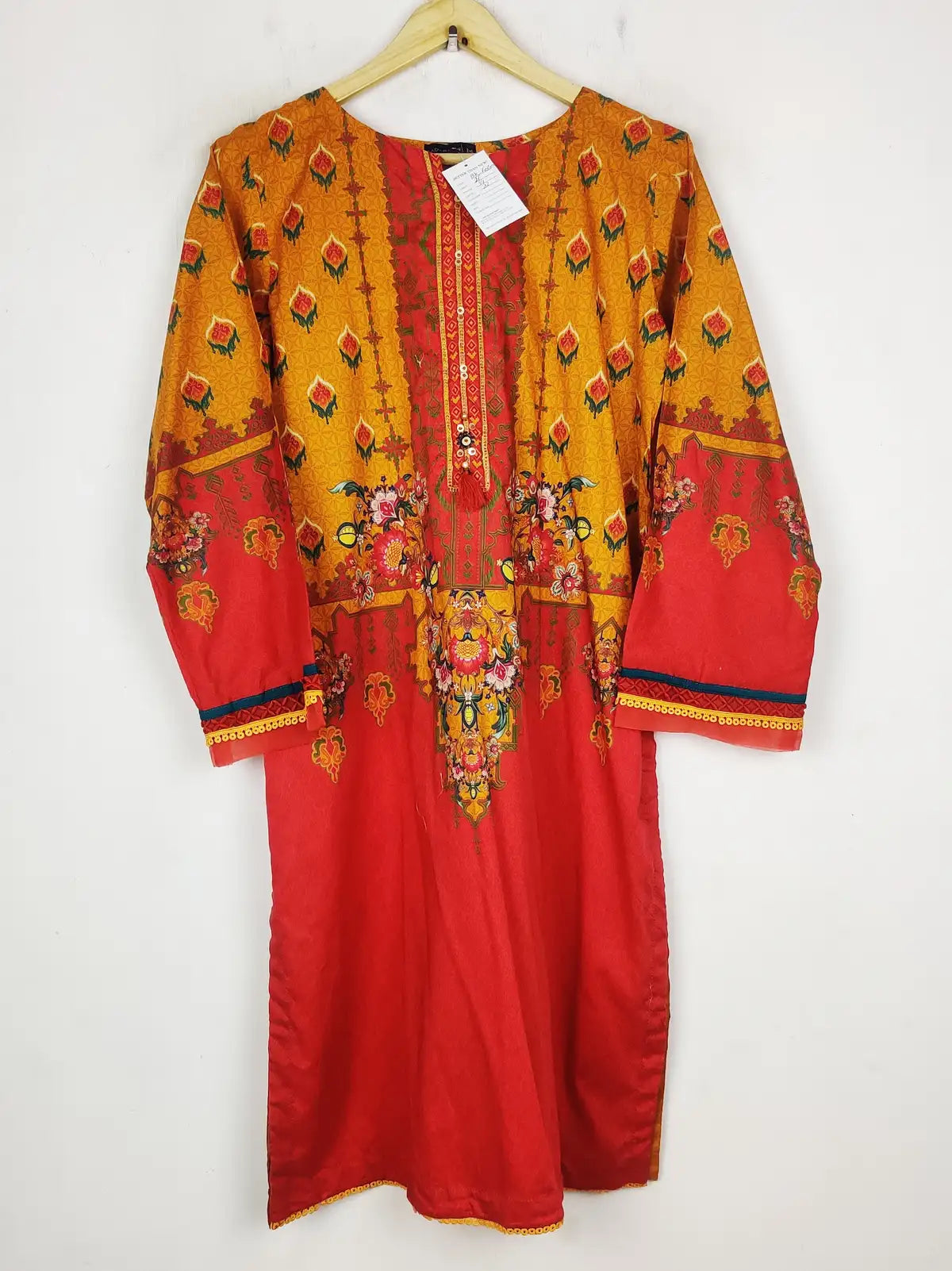 Buy online pre-used pre-loved 100% authentic & Original branded Sadabahar (BK-6060) available in Pakistan. Top international brands avilable.