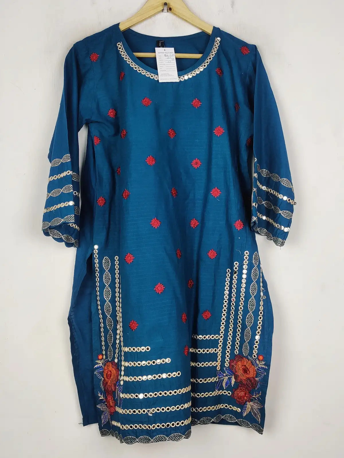 Buy online pre-used pre-loved 100% authentic & Original branded Paradise (BK-6072) available in Pakistan. Top international brands avilable.
