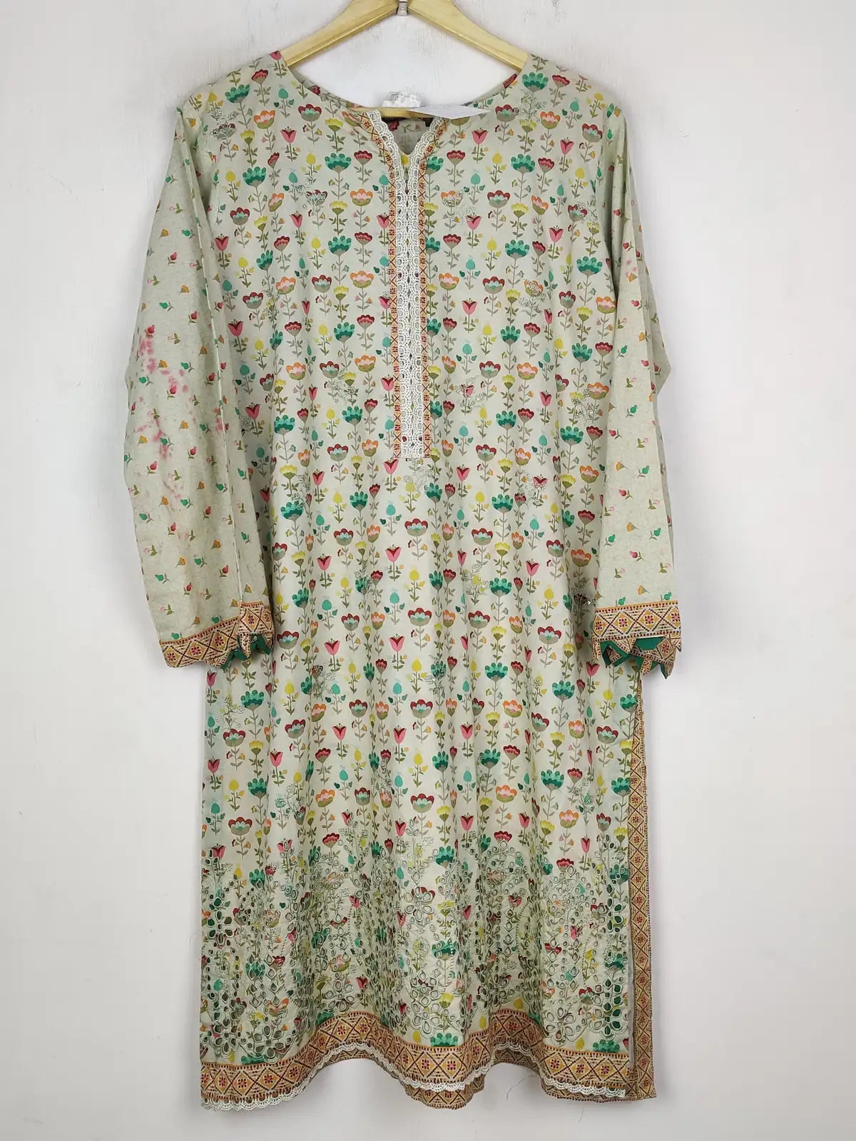 Buy online pre-used pre-loved 100% authentic & Original branded Bin Saeed (BK-6080) available in Pakistan. Top international brands avilable.