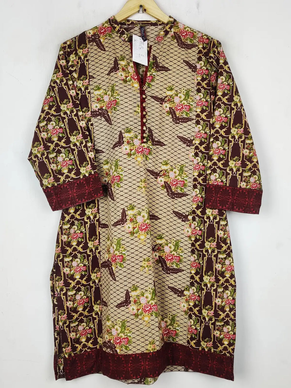 Buy online pre-used pre-loved 100% authentic & Original branded Ethnic (BK-6116) available in Pakistan. Top international brands avilable.