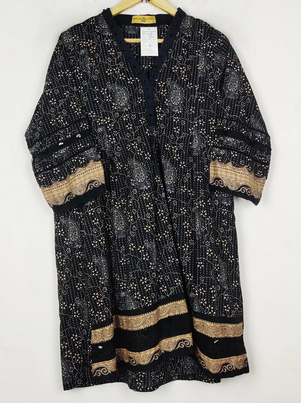 Buy online pre-used pre-loved 100% authentic & Original branded Bonanza Satrangi (BK-6118) available in Pakistan. Top international brands avilable.