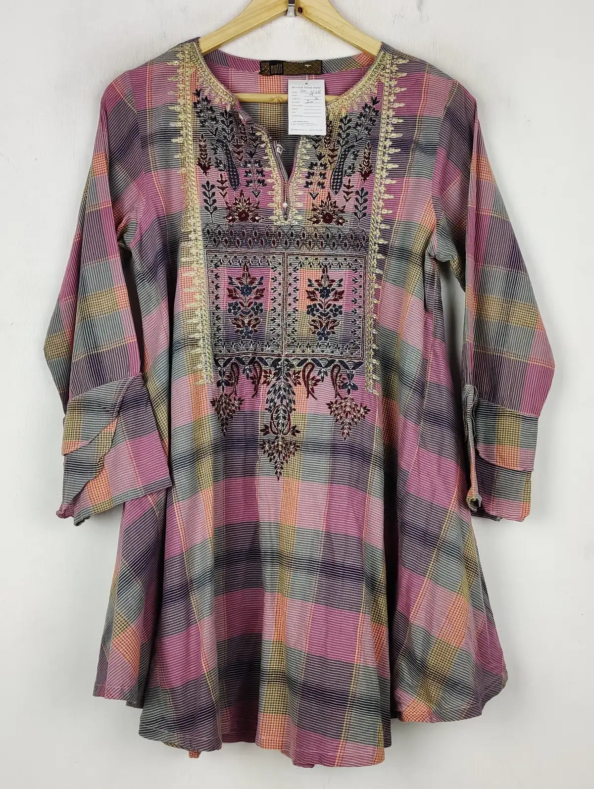 Buy online pre-used pre-loved 100% authentic & Original branded Motif (BK-6128) available in Pakistan. Top international brands avilable.