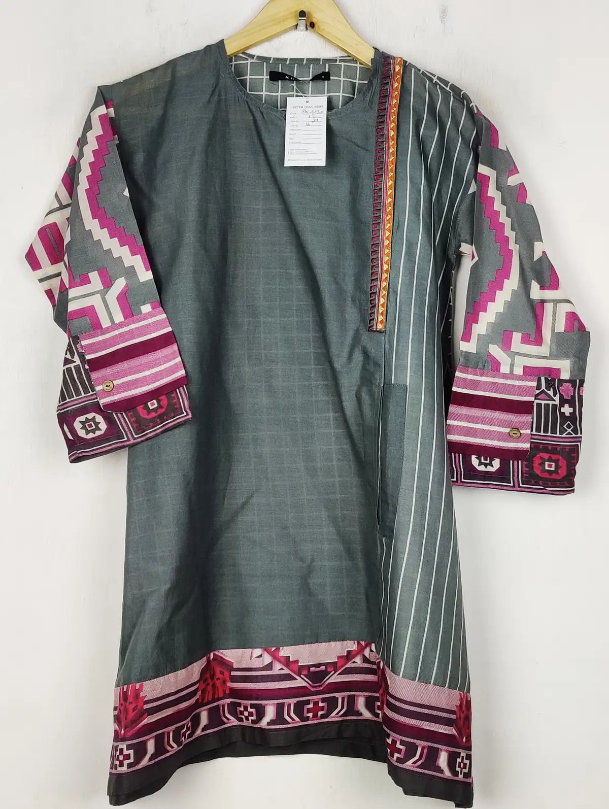 Buy online pre-used pre-loved 100% authentic & Original branded Khaadi (BK-6130) available in Pakistan. Top international brands avilable.