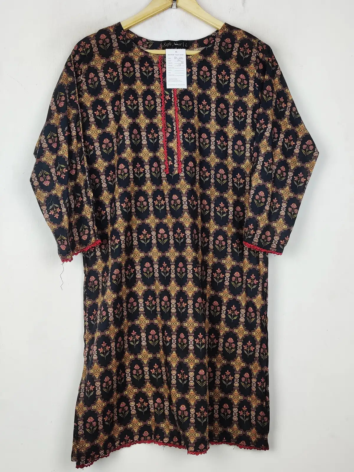 Buy online pre-used pre-loved 100% authentic & Original branded Safa Noor (BK-6141) available in Pakistan. Top international brands avilable.