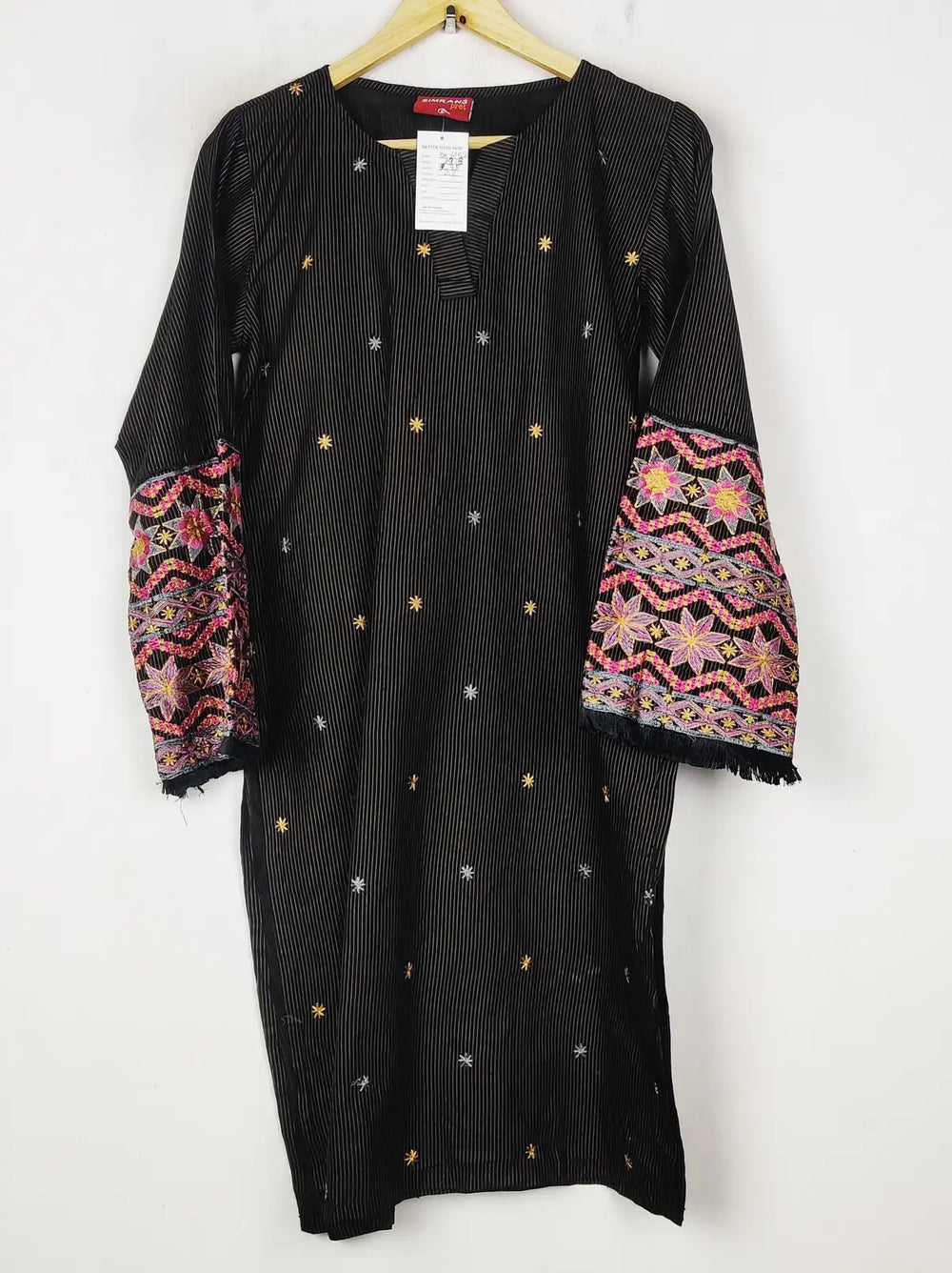 Buy online pre-used pre-loved 100% authentic & Original branded Simran,S (BK-6152) available in Pakistan. Top international brands avilable.