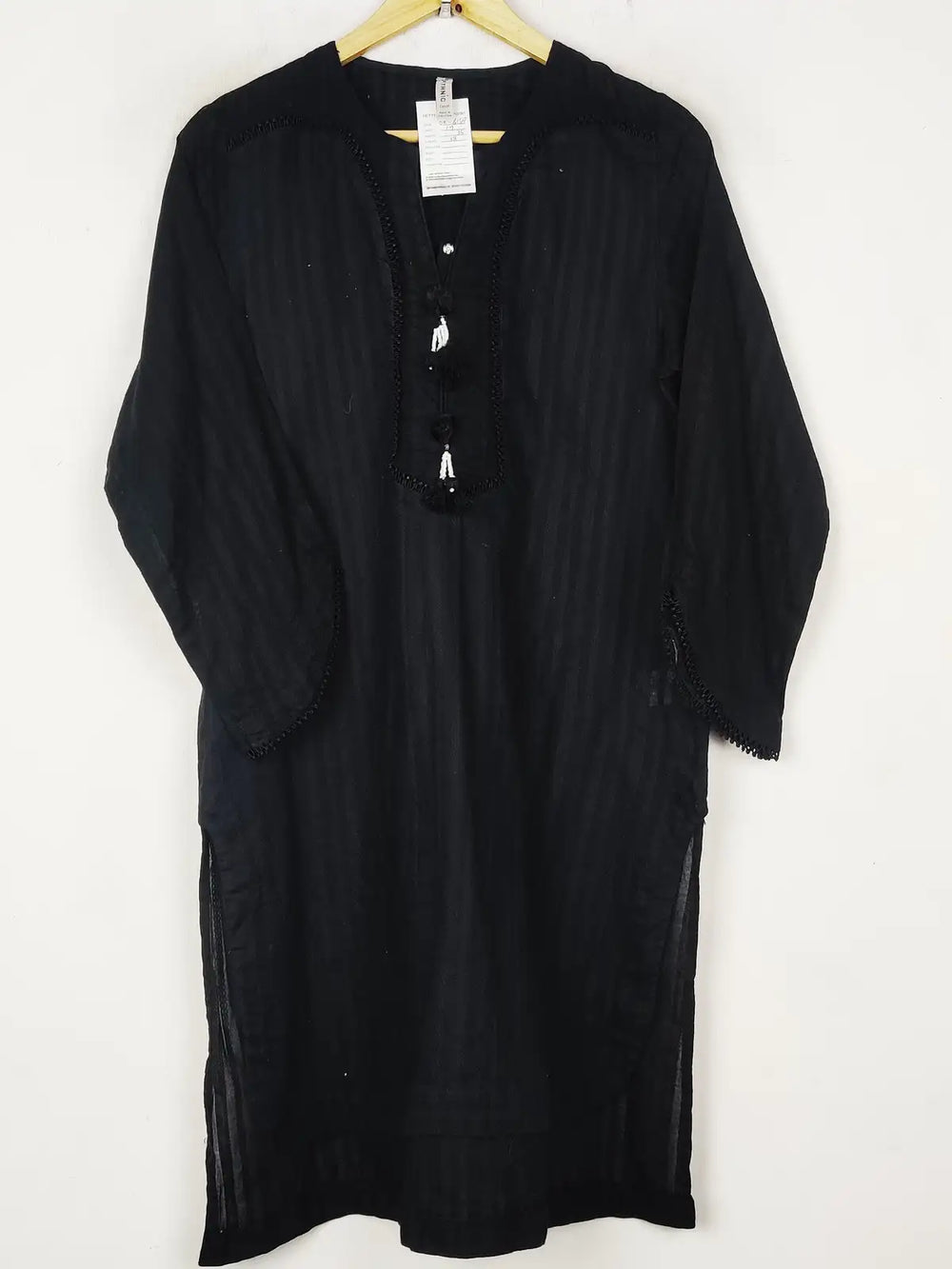 Buy online pre-used pre-loved 100% authentic & Original branded Ethnic (BK-6158) available in Pakistan. Top international brands avilable.
