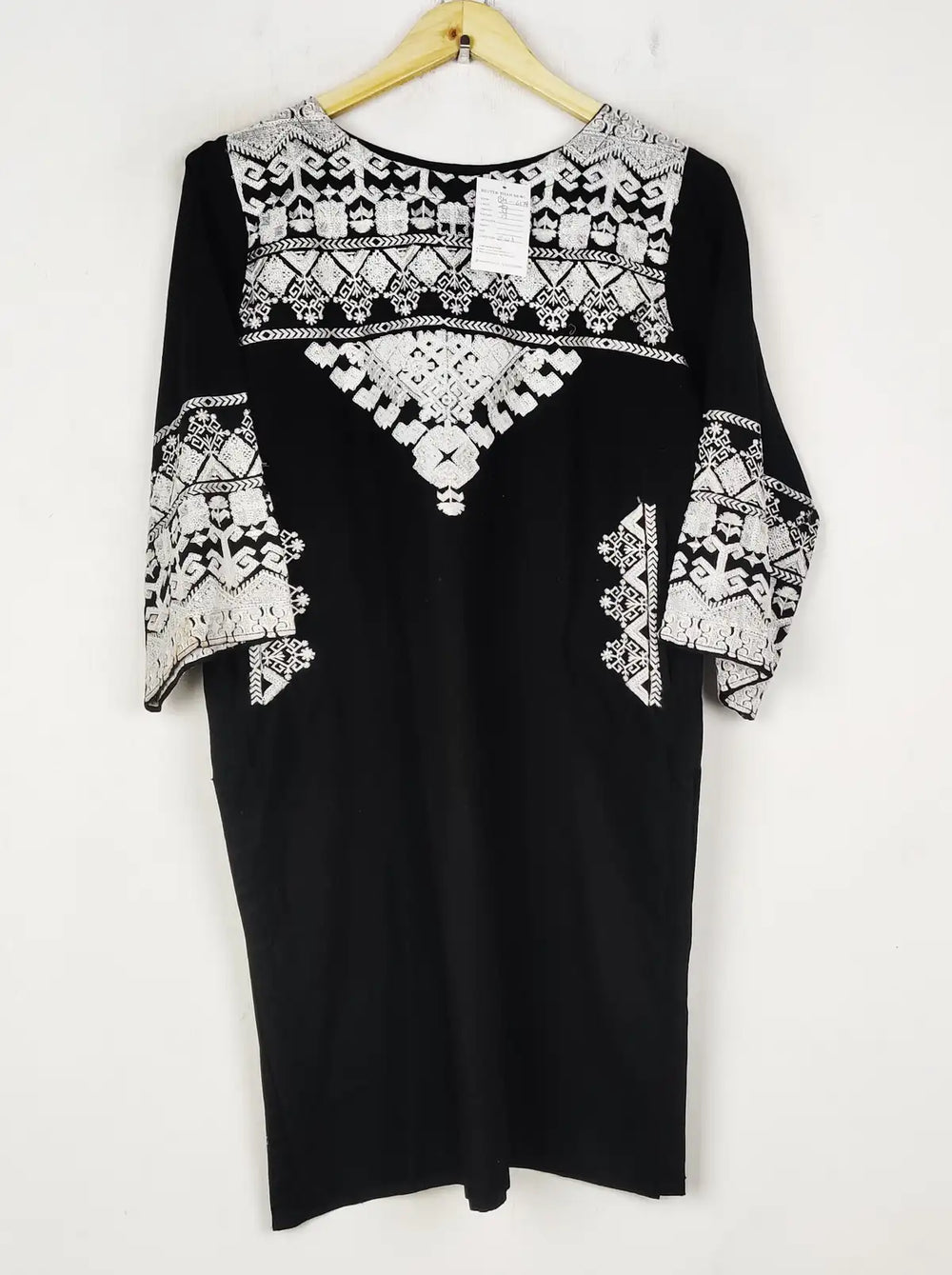 Buy online pre-used pre-loved 100% authentic & Original branded Unknown Brand (BK-6178) available in Pakistan. Top international brands avilable.