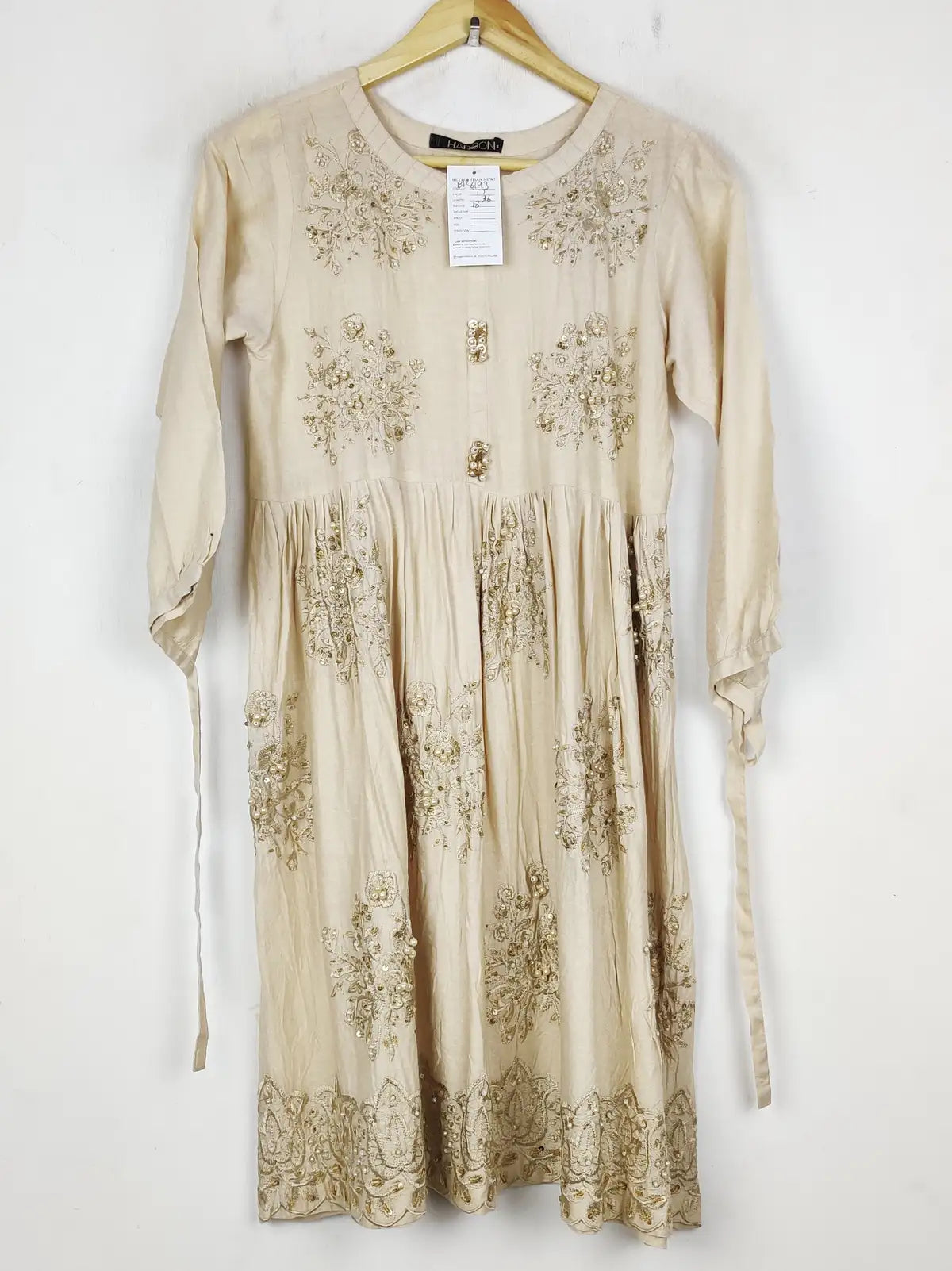 Buy online pre-used pre-loved 100% authentic & Original branded The Haroon'S (BK-6193) available in Pakistan. Top international brands avilable.