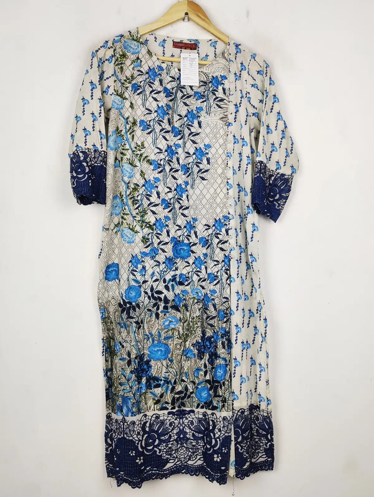 Buy online pre-used pre-loved 100% authentic & Original branded Khaadi (BK-6195) available in Pakistan. Top international brands avilable.