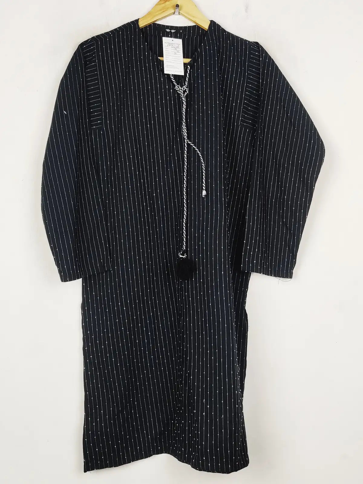 Buy online pre-used pre-loved 100% authentic & Original branded Khaadi (BK-6218) available in Pakistan. Top international brands avilable.