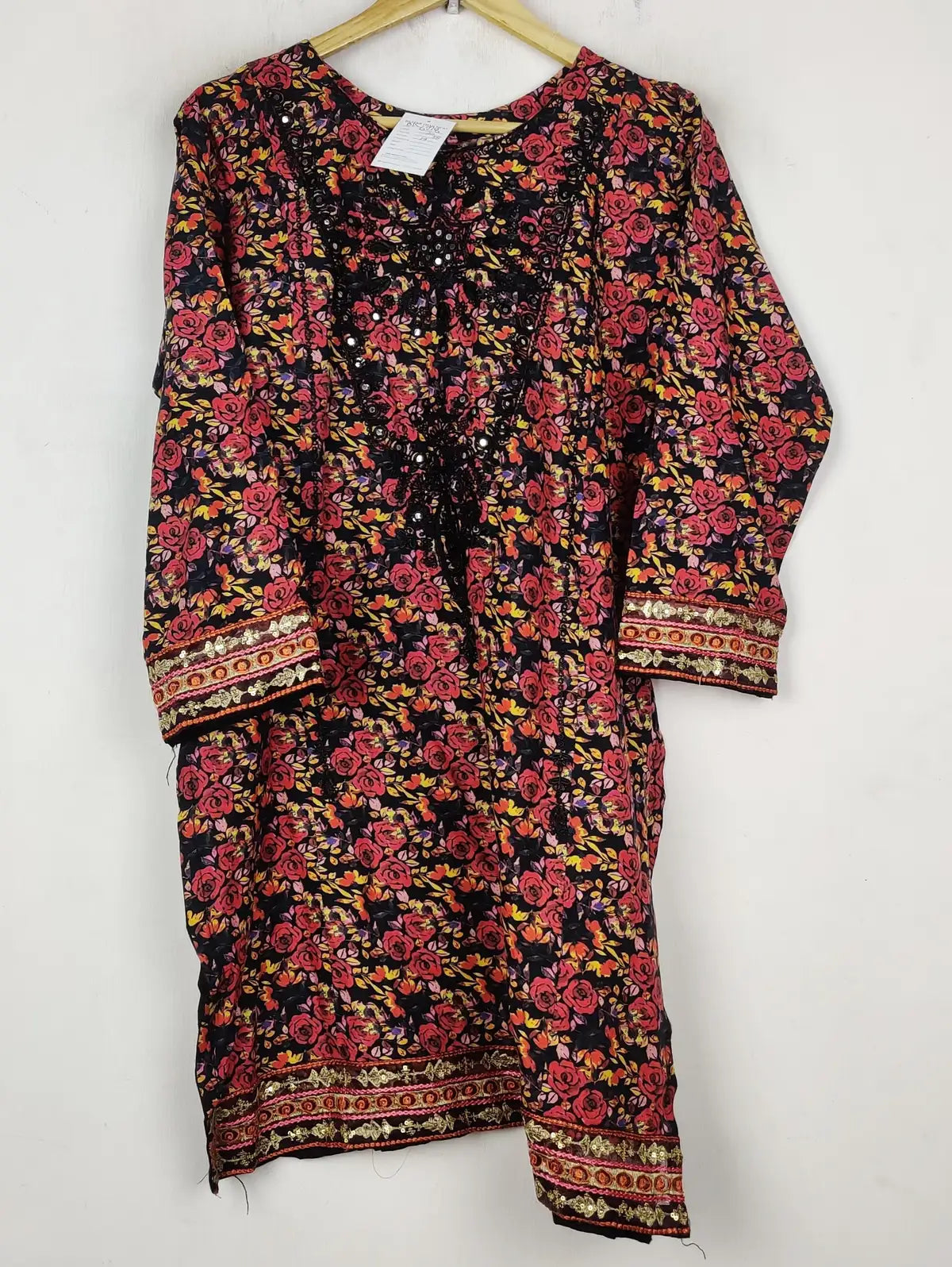Buy online pre-used pre-loved 100% authentic & Original branded Unknown Brand (BK-6228) available in Pakistan. Top international brands avilable.