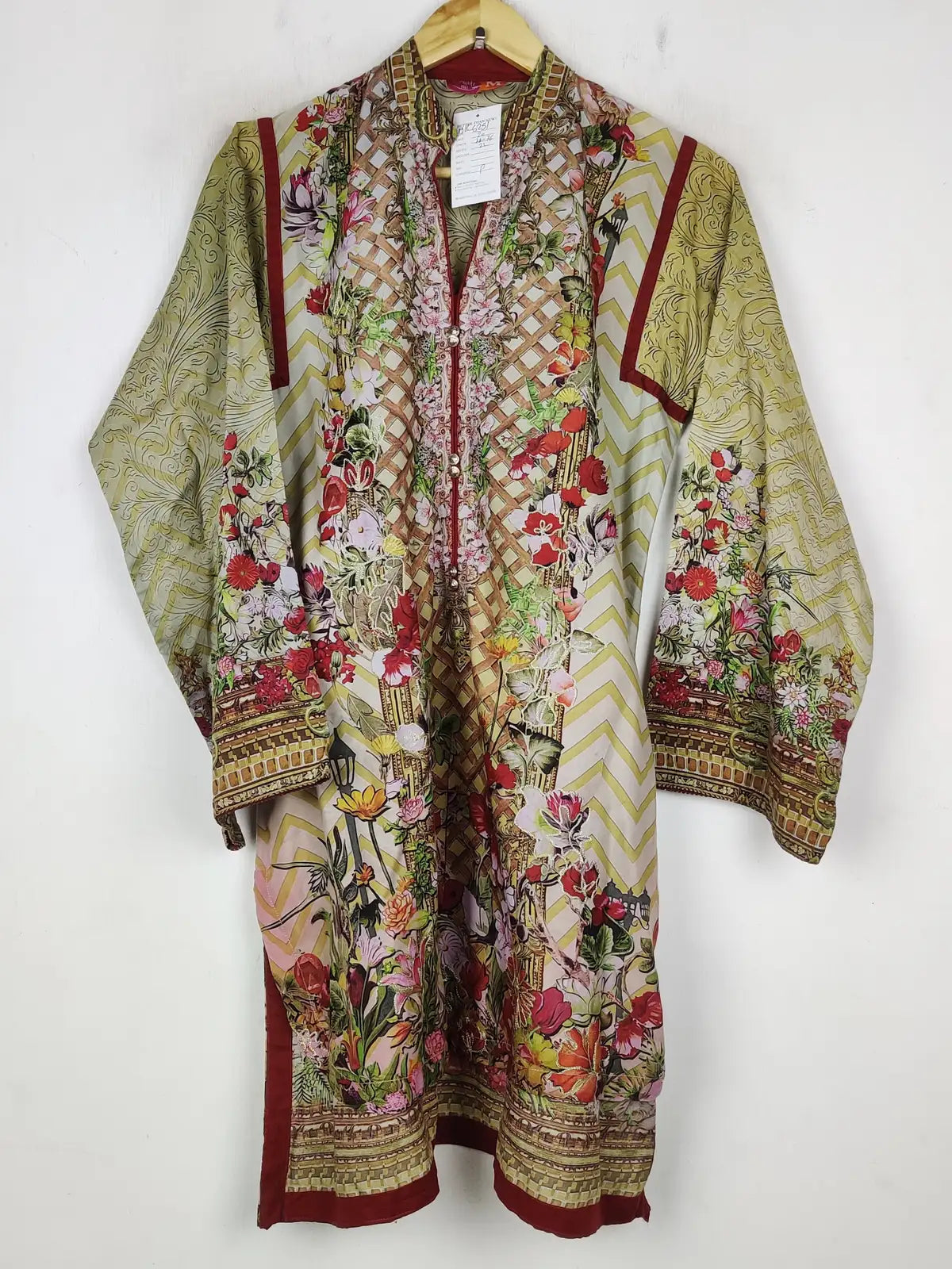 Buy online pre-used pre-loved 100% authentic & Original branded Buna (BK-6251) available in Pakistan. Top international brands avilable.